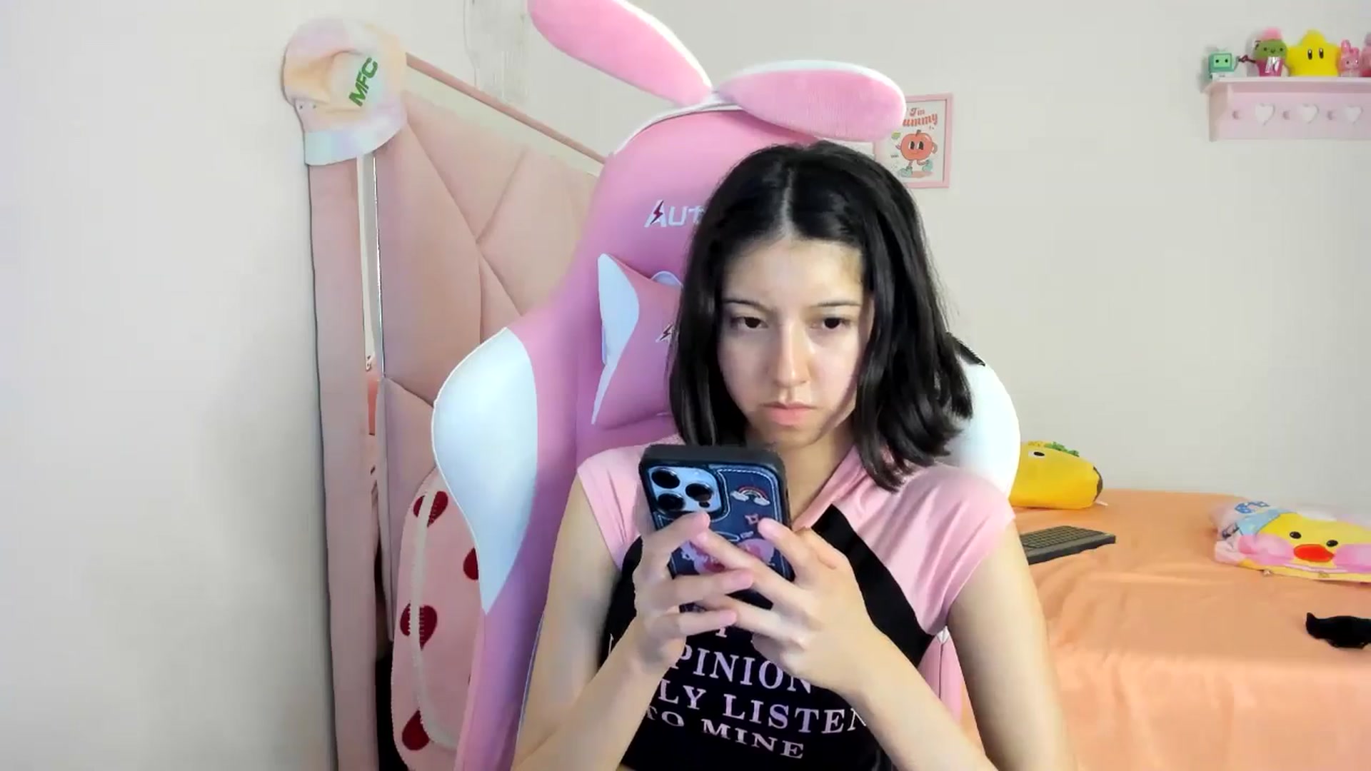 Gallery image thumbnail from Cherrycute666's myfreecams stream on, 08/04/2024, 07:44 image 20 of 20