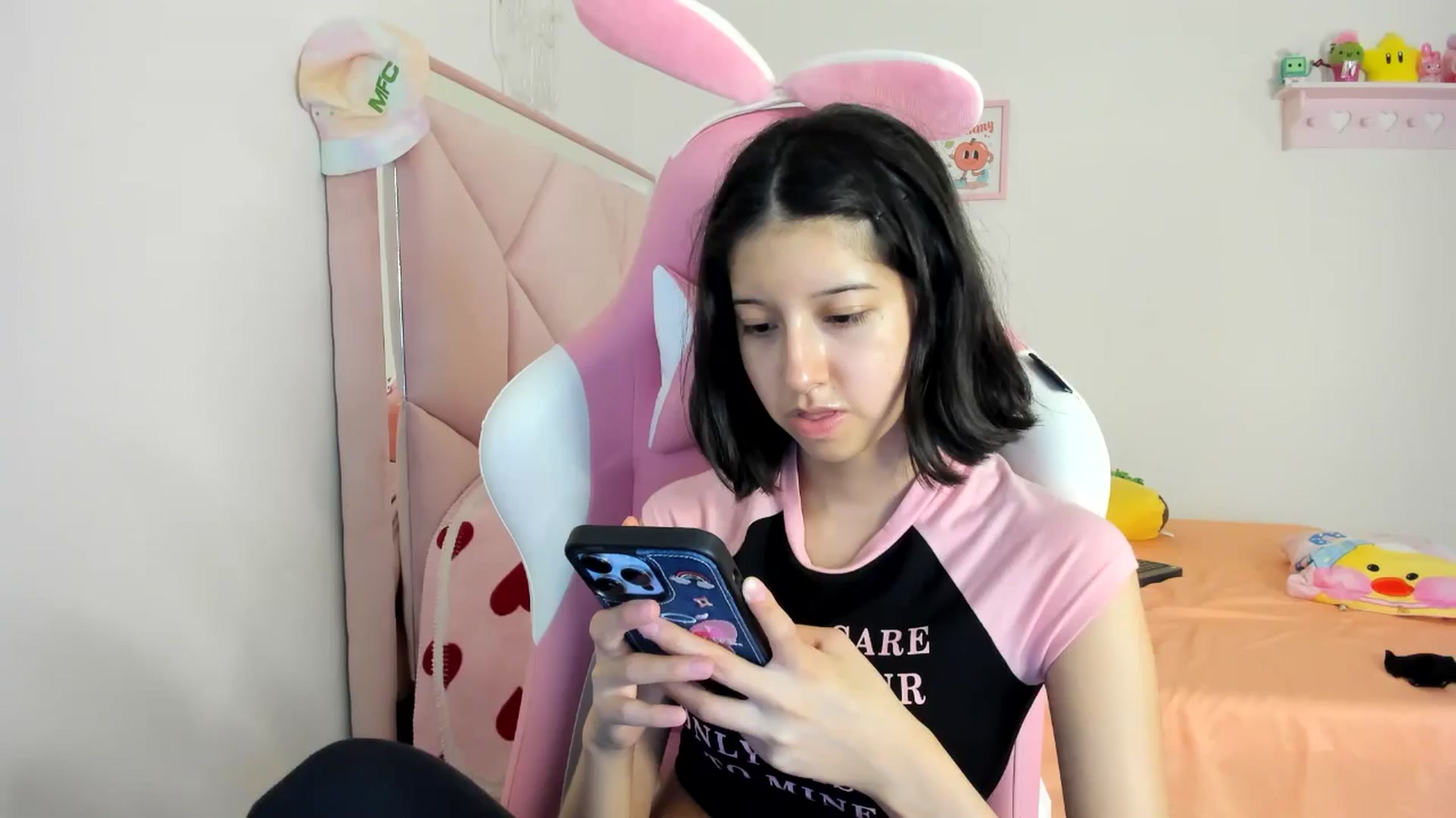 Gallery image thumbnail from Cherrycute666's myfreecams stream on, 08/04/2024, 07:44 image 12 of 20