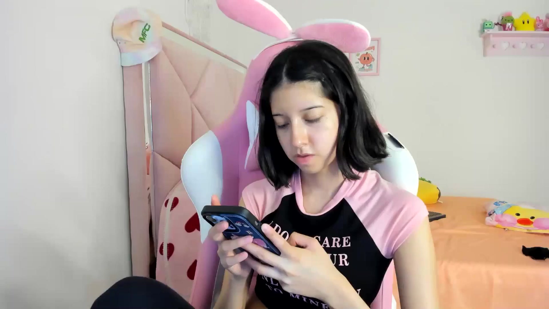 Gallery image thumbnail from Cherrycute666's myfreecams stream on, 08/04/2024, 07:44 image 11 of 20