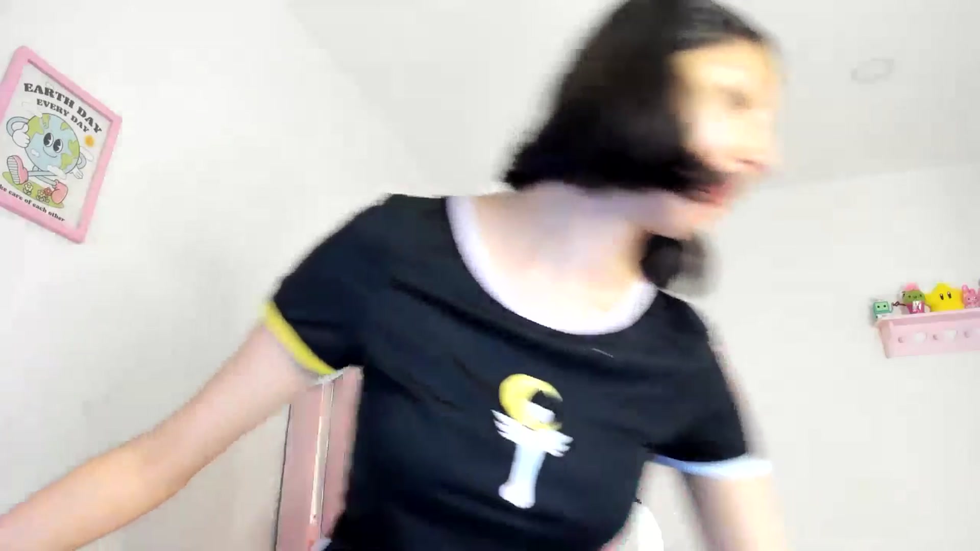 Gallery image thumbnail from Cherrycute666's myfreecams stream on, 08/04/2024, 11:07 image 17 of 20