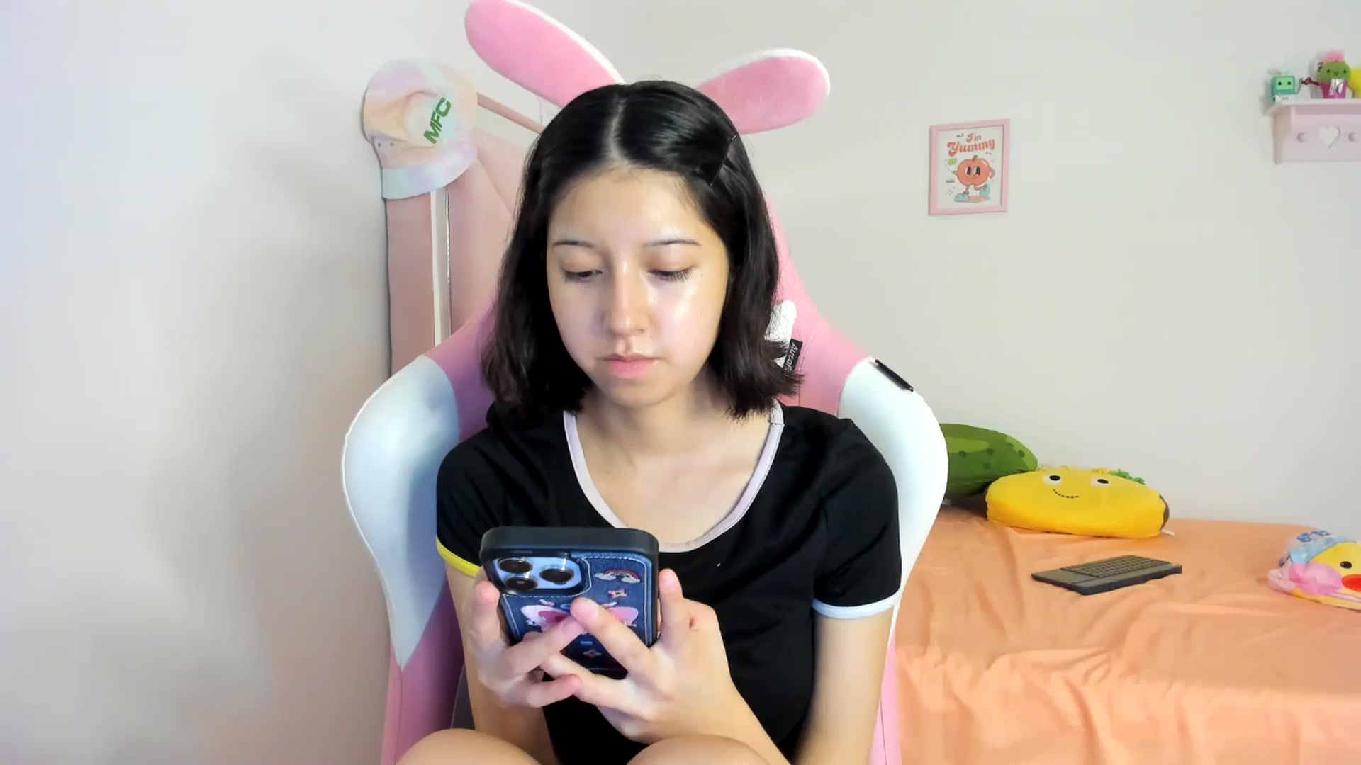 Gallery image thumbnail from Cherrycute666's myfreecams stream on, 08/04/2024, 11:07 image 13 of 20