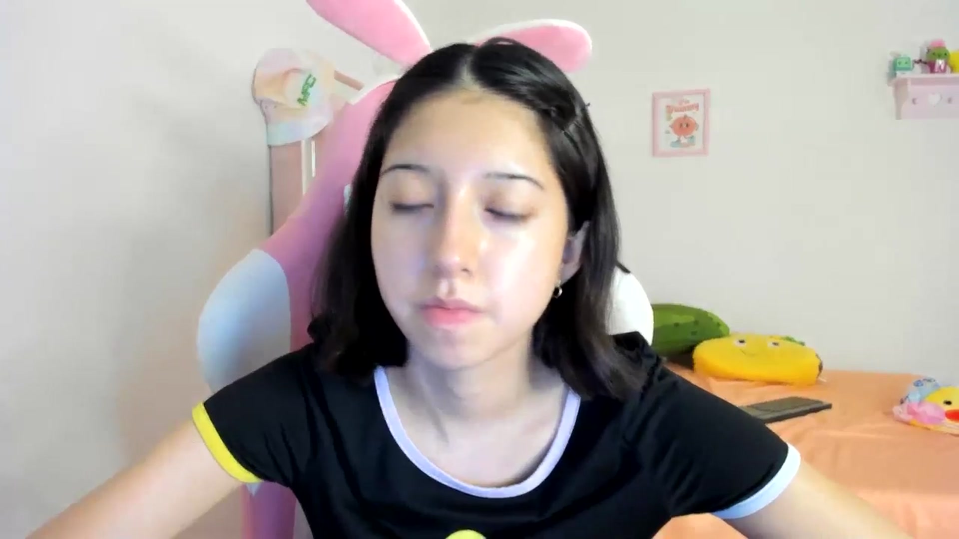 Gallery image thumbnail from Cherrycute666's myfreecams stream on, 08/04/2024, 11:07 image 20 of 20