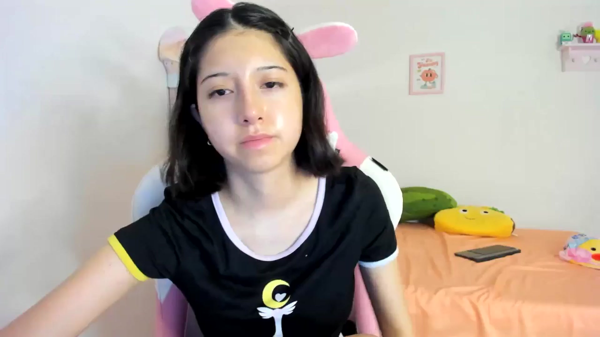 Gallery image thumbnail from Cherrycute666's myfreecams stream on, 08/04/2024, 11:07 image 12 of 20