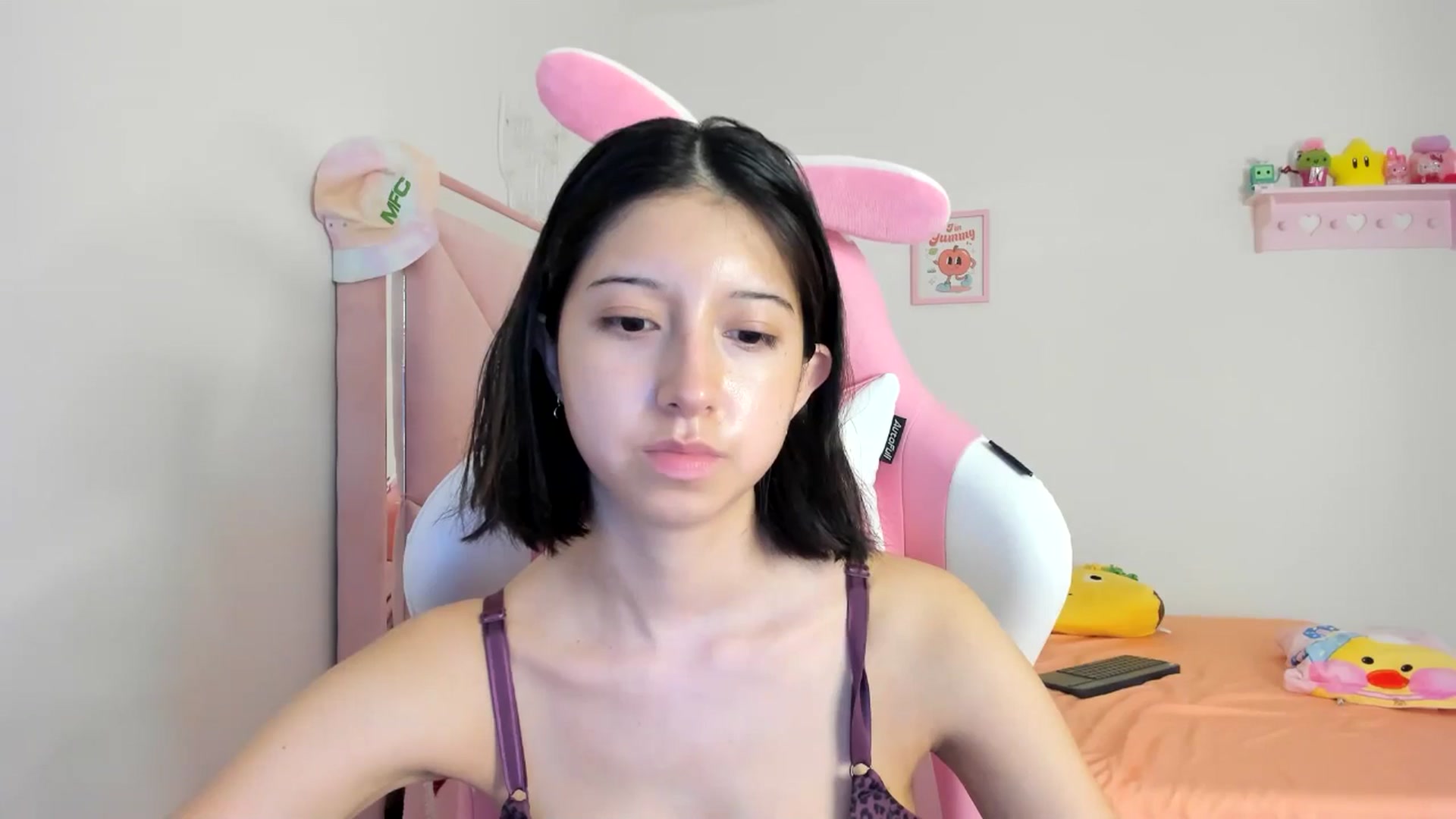 Gallery image thumbnail from Cherrycute666's myfreecams stream on, 08/04/2024, 11:07 image 2 of 20