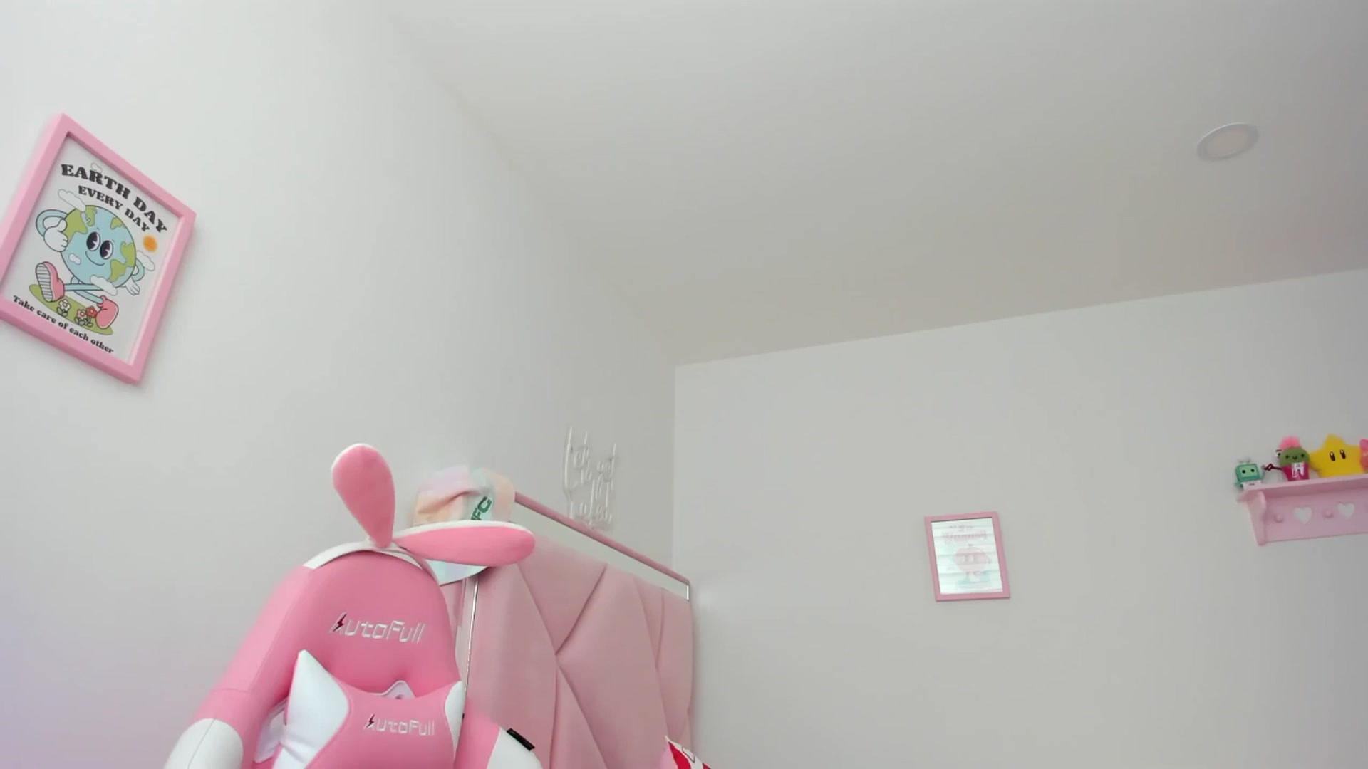 Gallery image thumbnail from Cherrycute666's myfreecams stream on, 08/04/2024, 20:03 image 2 of 20