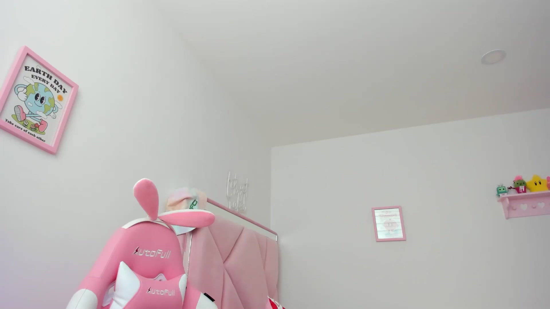 Gallery image thumbnail from Cherrycute666's myfreecams stream on, 08/04/2024, 20:03 image 3 of 20