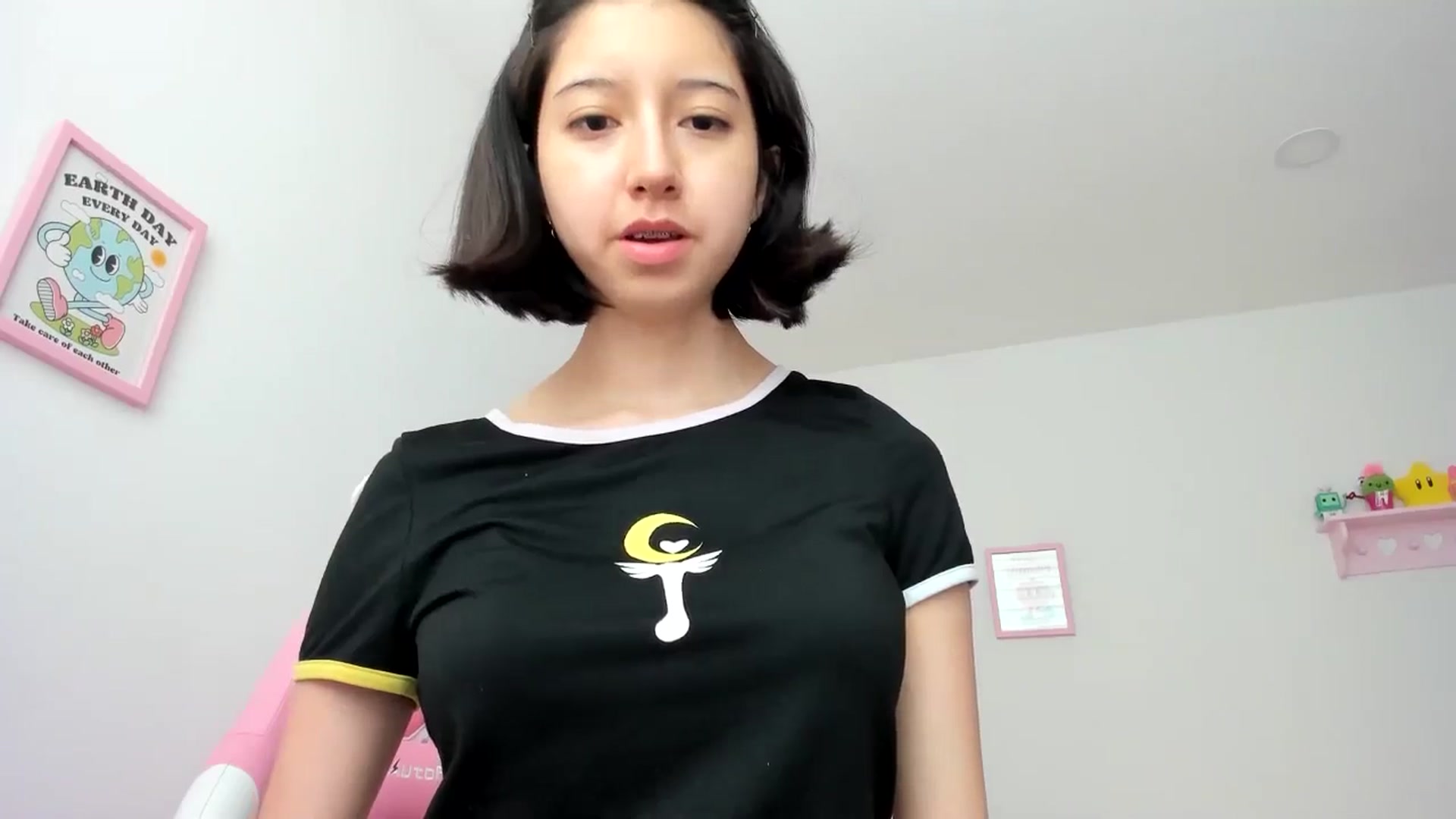 Gallery image thumbnail from Cherrycute666's myfreecams stream on, 08/04/2024, 20:03 image 5 of 20