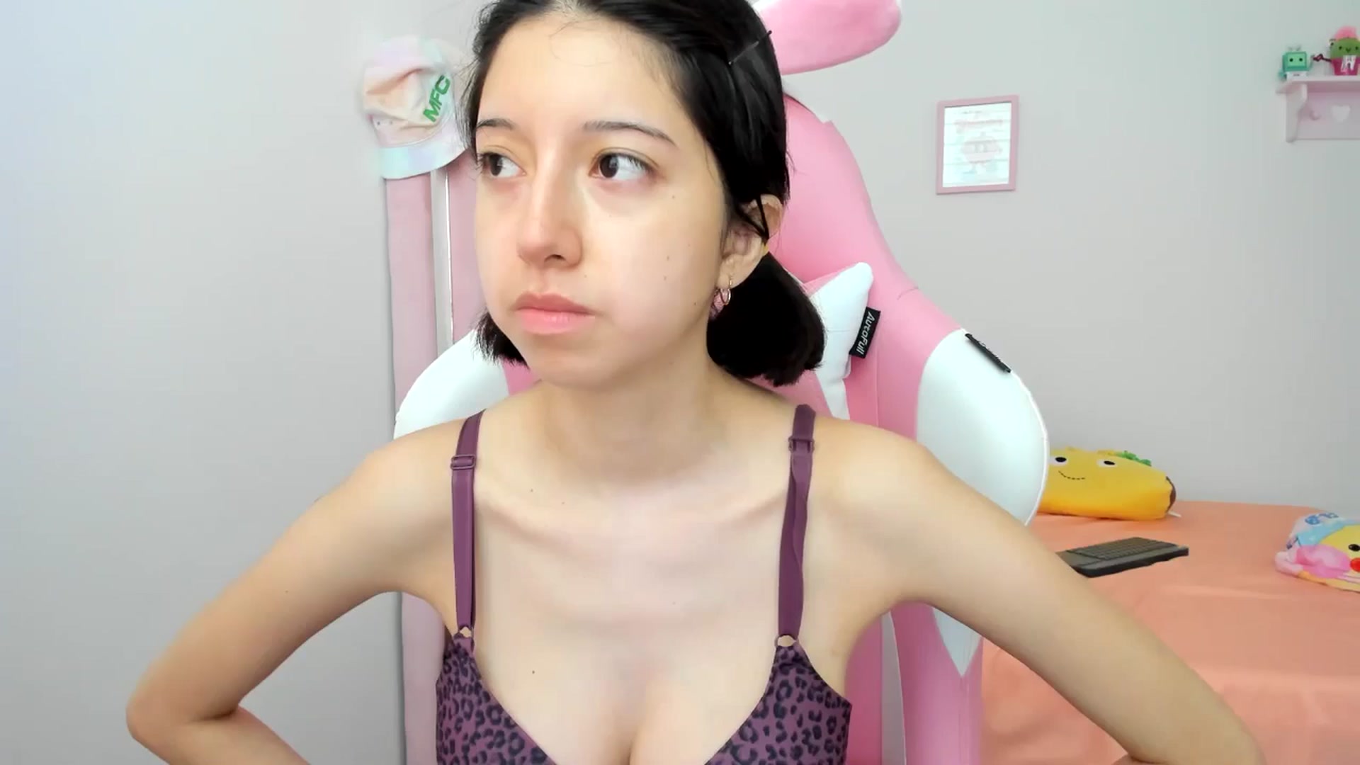 Gallery image thumbnail from Cherrycute666's myfreecams stream on, 08/04/2024, 20:03 image 18 of 20