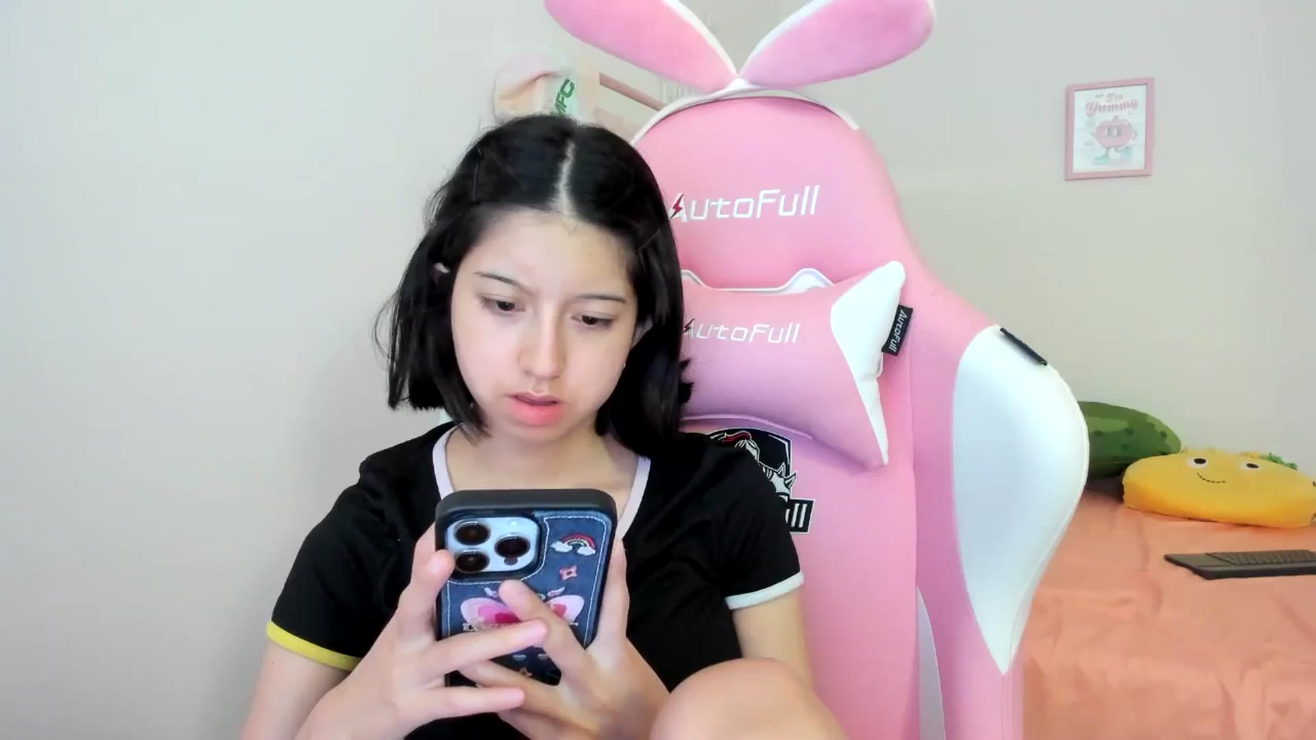 Gallery image thumbnail from Cherrycute666's myfreecams stream on, 08/05/2024, 24:19 image 18 of 20