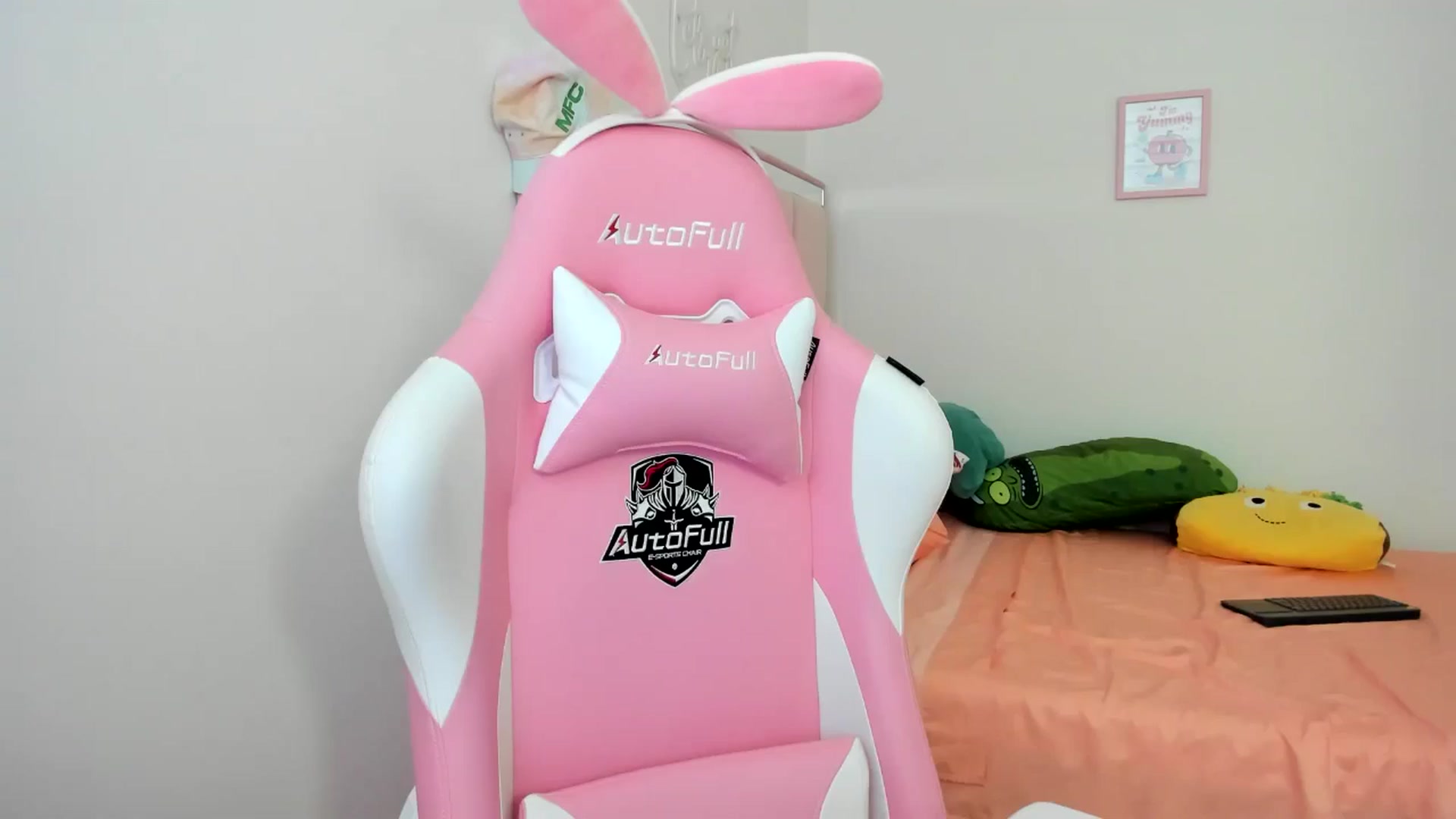 Gallery image thumbnail from Cherrycute666's myfreecams stream on, 08/05/2024, 24:19 image 4 of 20