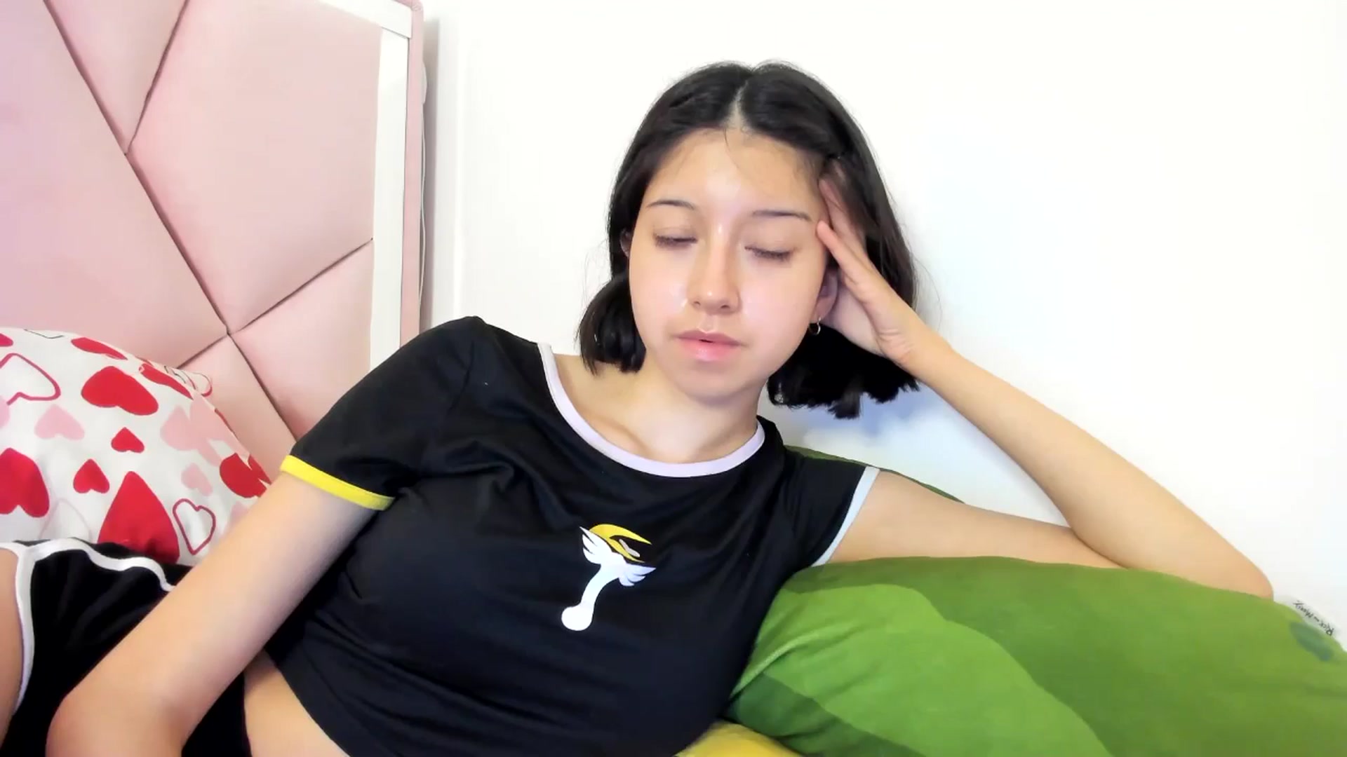 Gallery image thumbnail from Cherrycute666's myfreecams stream on, 08/05/2024, 01:35 image 7 of 20