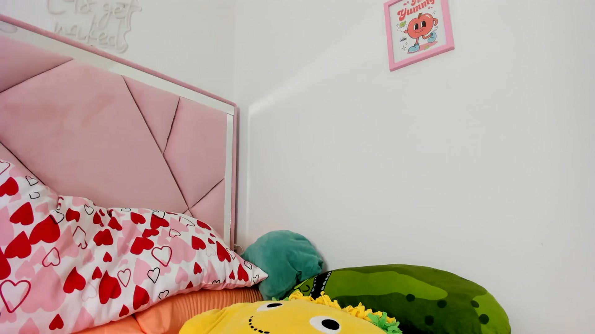 Gallery image thumbnail from Cherrycute666's myfreecams stream on, 08/05/2024, 01:35 image 1 of 20