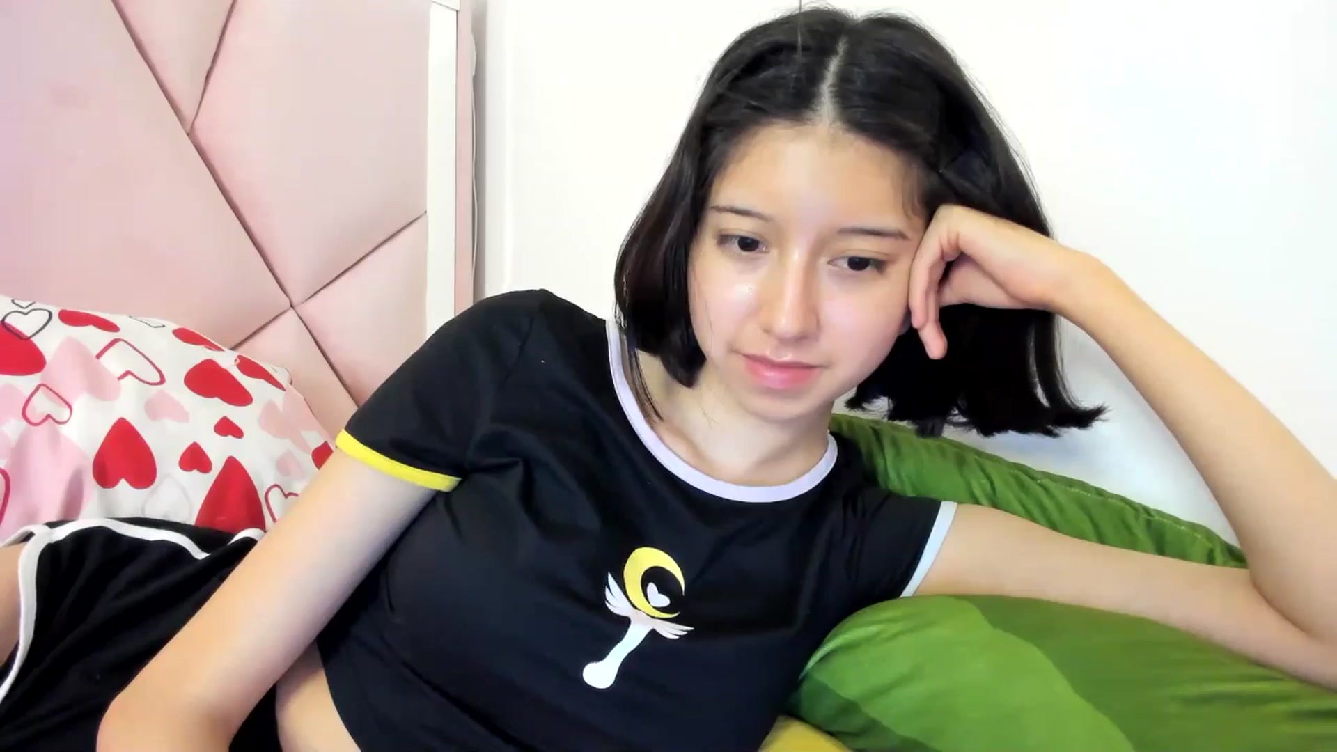 Gallery image thumbnail from Cherrycute666's myfreecams stream on, 08/05/2024, 01:35 image 16 of 20