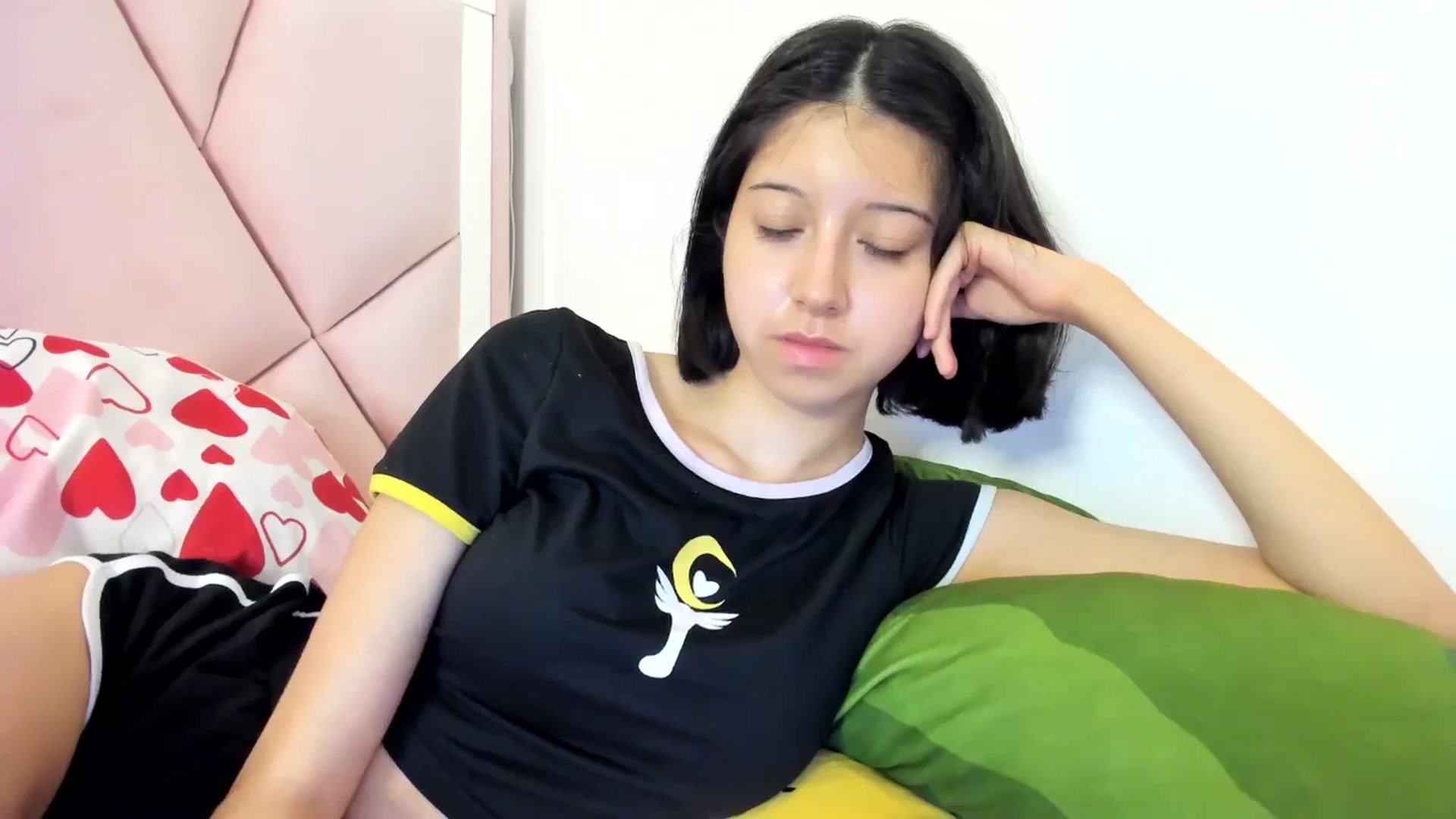 Gallery image thumbnail from Cherrycute666's myfreecams stream on, 08/05/2024, 01:35 image 8 of 20
