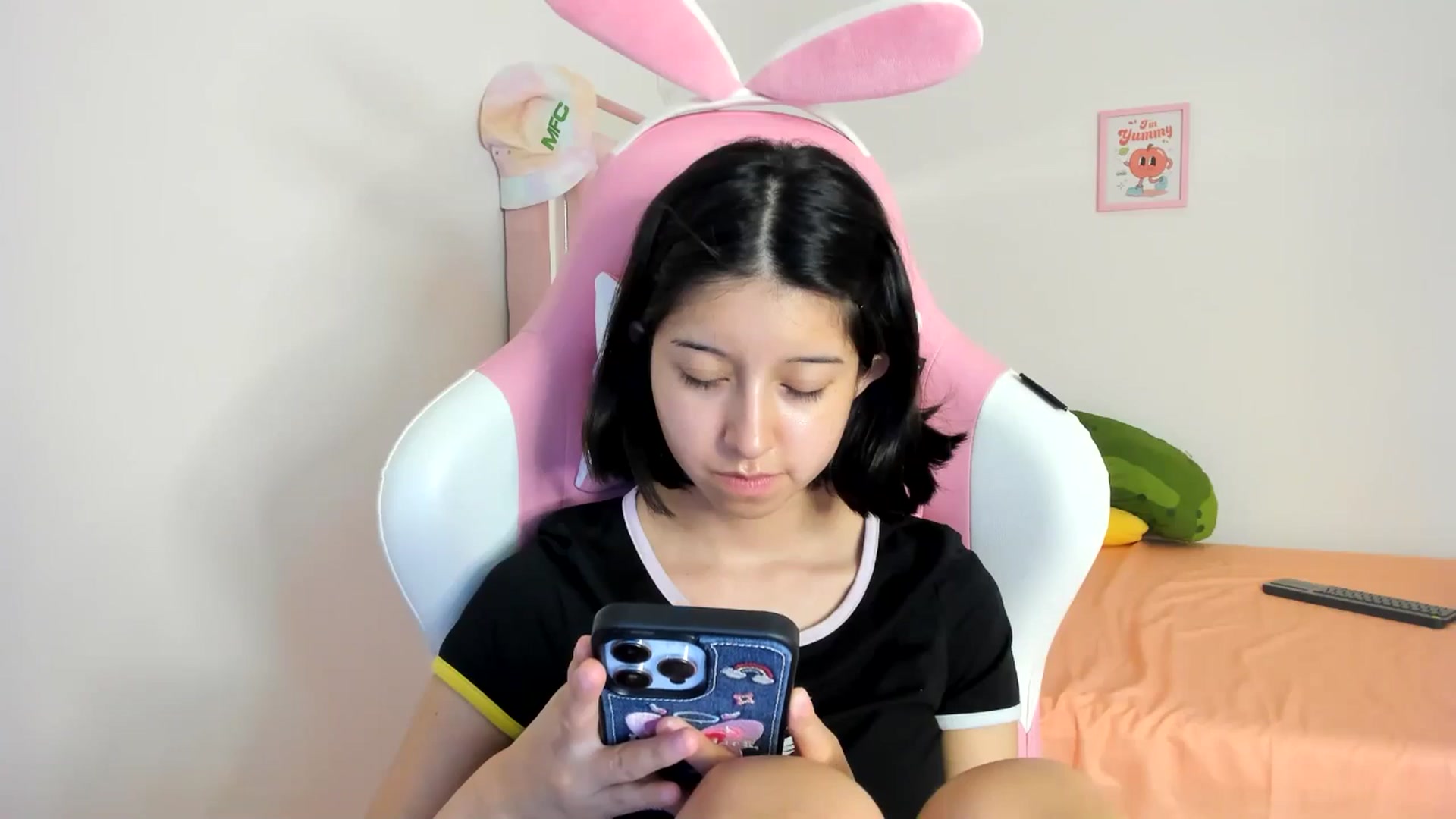Gallery image thumbnail from Cherrycute666's myfreecams stream on, 08/05/2024, 02:27 image 16 of 20