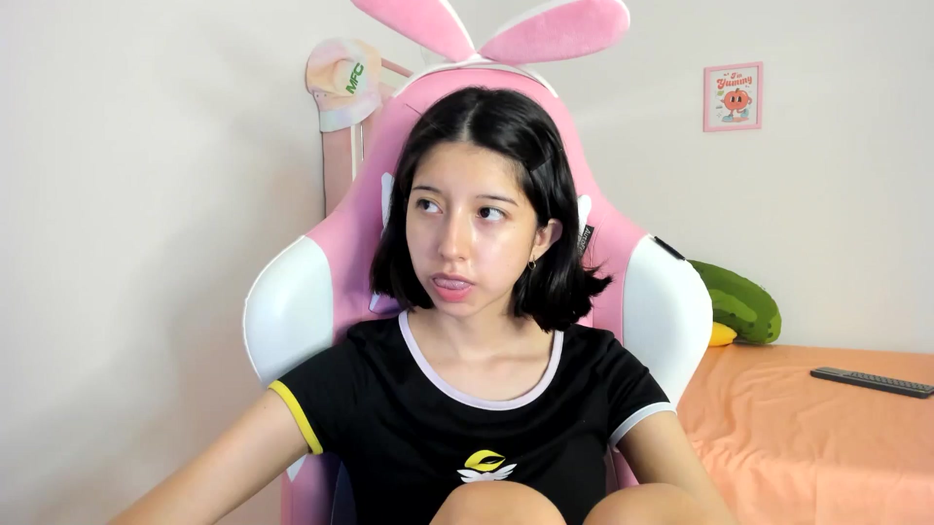 Gallery image thumbnail from Cherrycute666's myfreecams stream on, 08/05/2024, 02:27 image 17 of 20