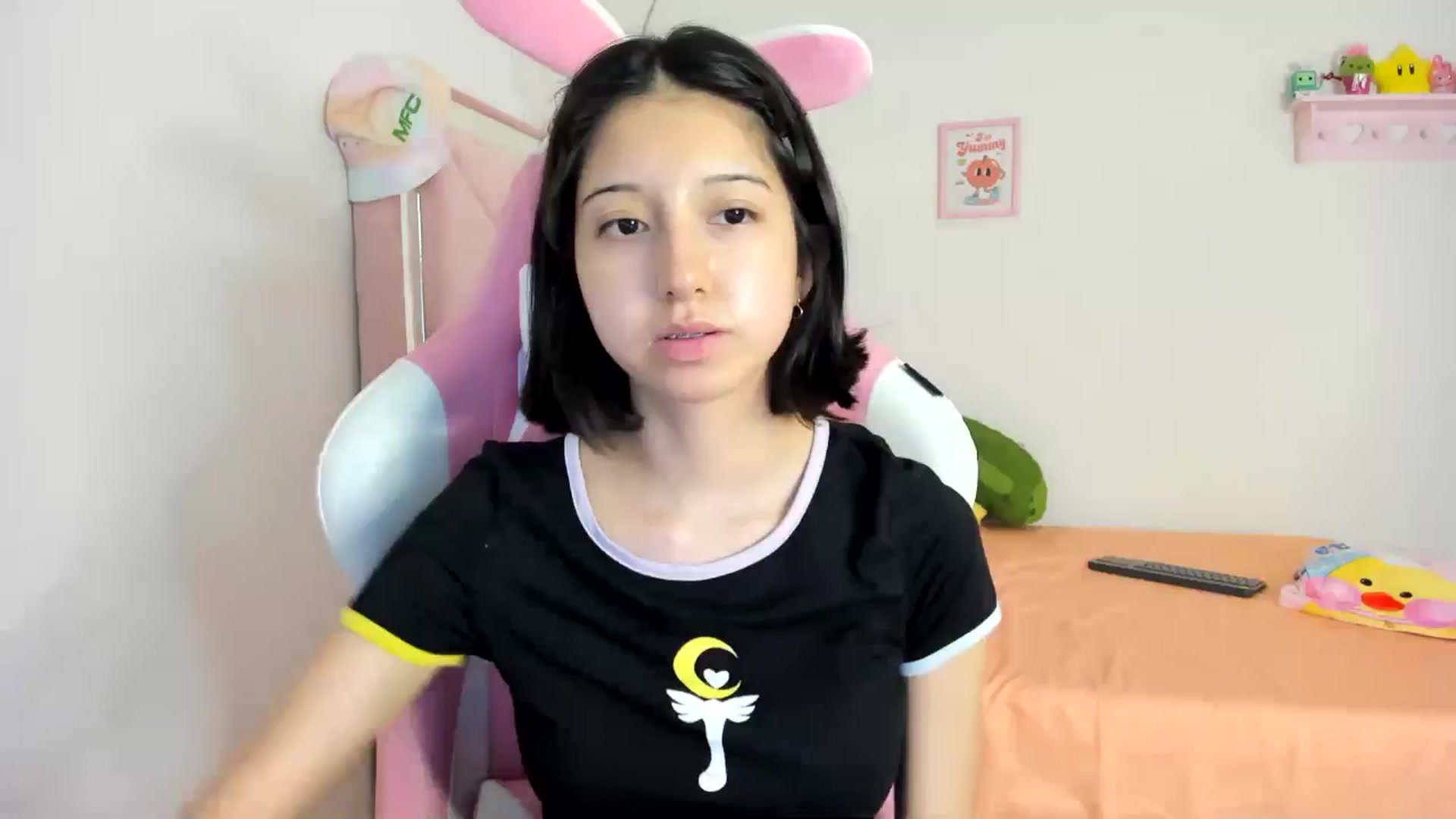 Gallery image thumbnail from Cherrycute666's myfreecams stream on, 08/05/2024, 05:24 image 1 of 20