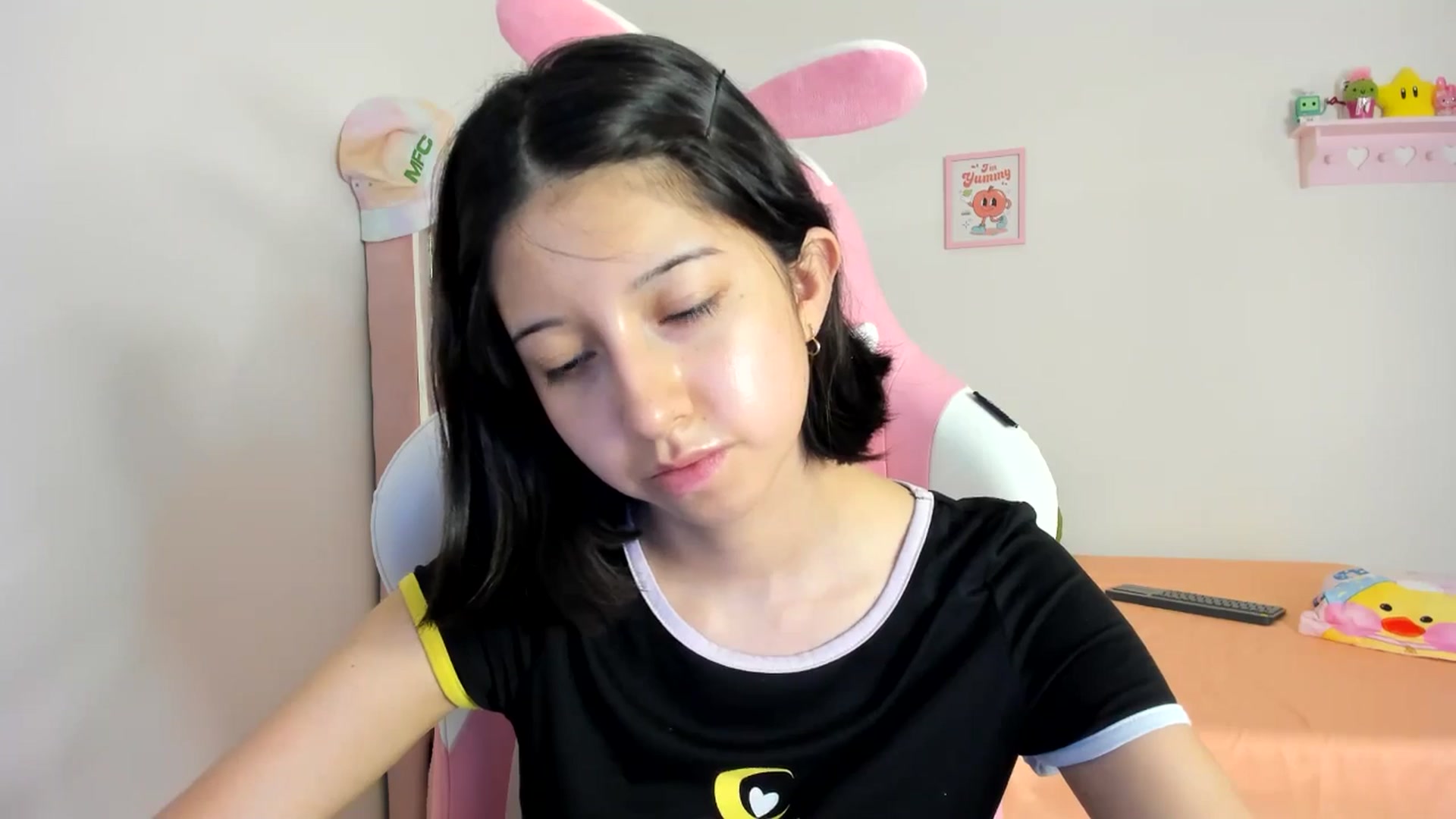 Gallery image thumbnail from Cherrycute666's myfreecams stream on, 08/05/2024, 05:24 image 20 of 20