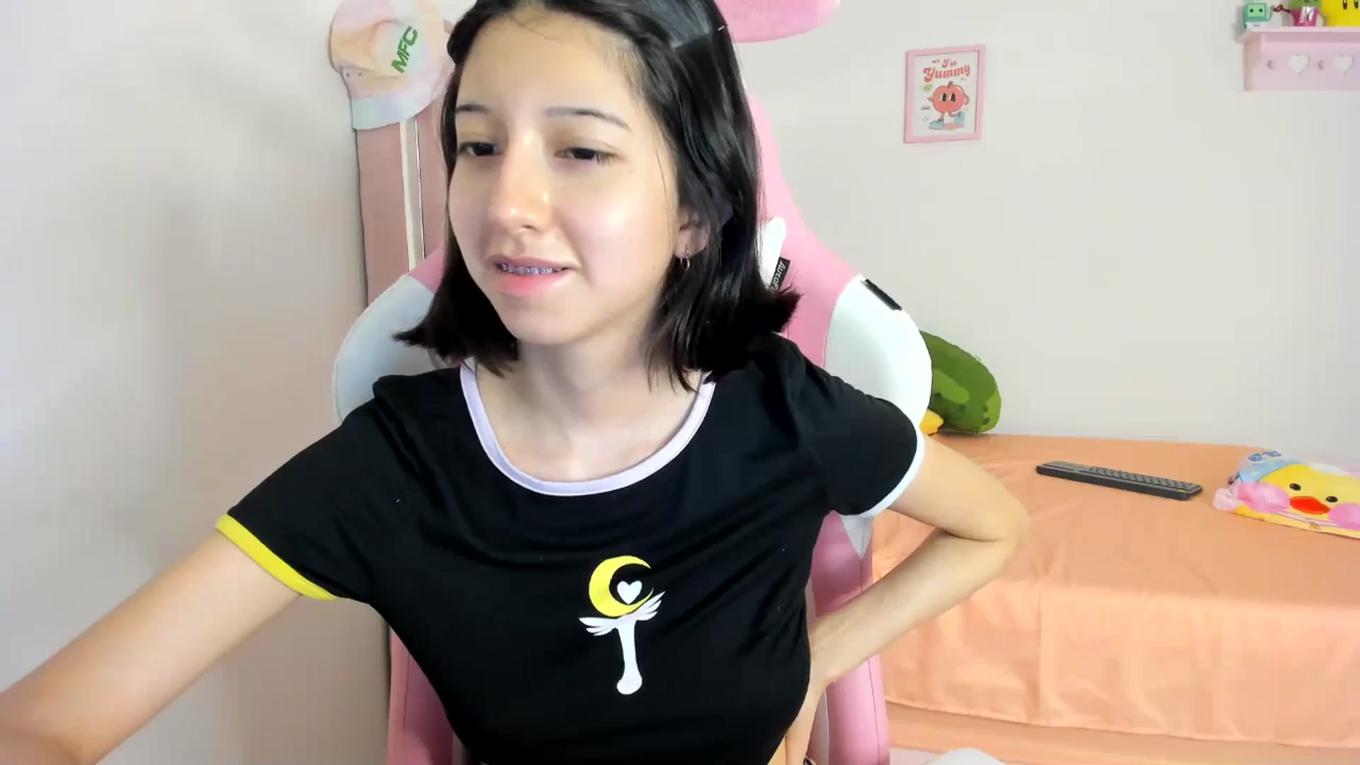 Gallery image thumbnail from Cherrycute666's myfreecams stream on, 08/05/2024, 05:24 image 7 of 20