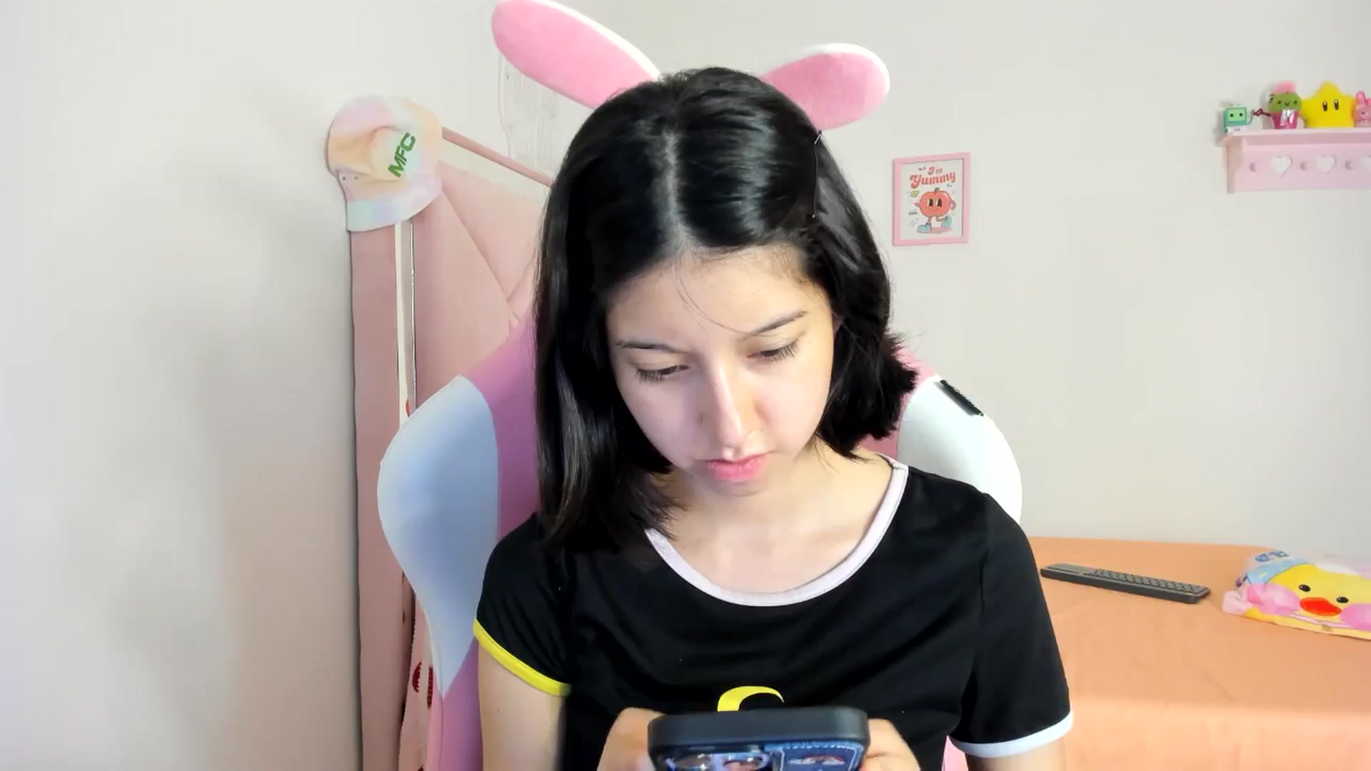 Gallery image thumbnail from Cherrycute666's myfreecams stream on, 08/05/2024, 05:24 image 14 of 20