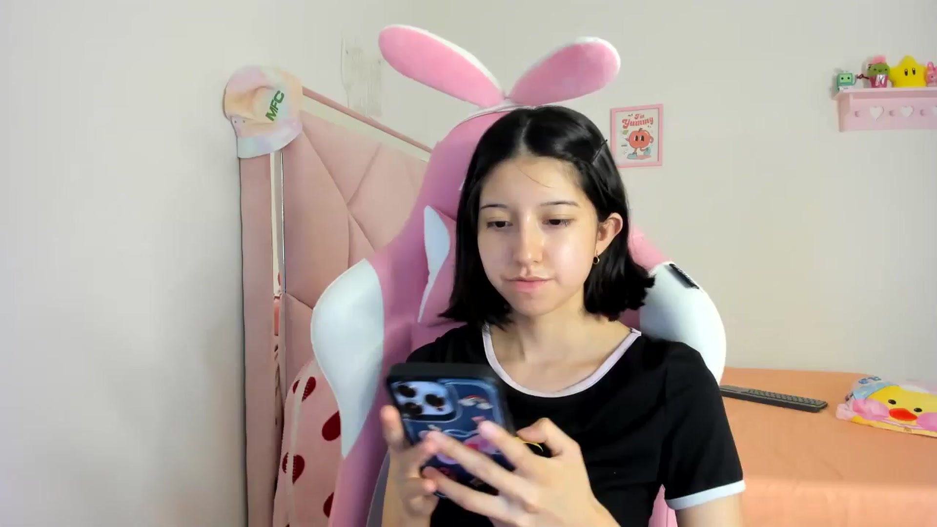 Gallery image thumbnail from Cherrycute666's myfreecams stream on, 08/05/2024, 05:24 image 16 of 20
