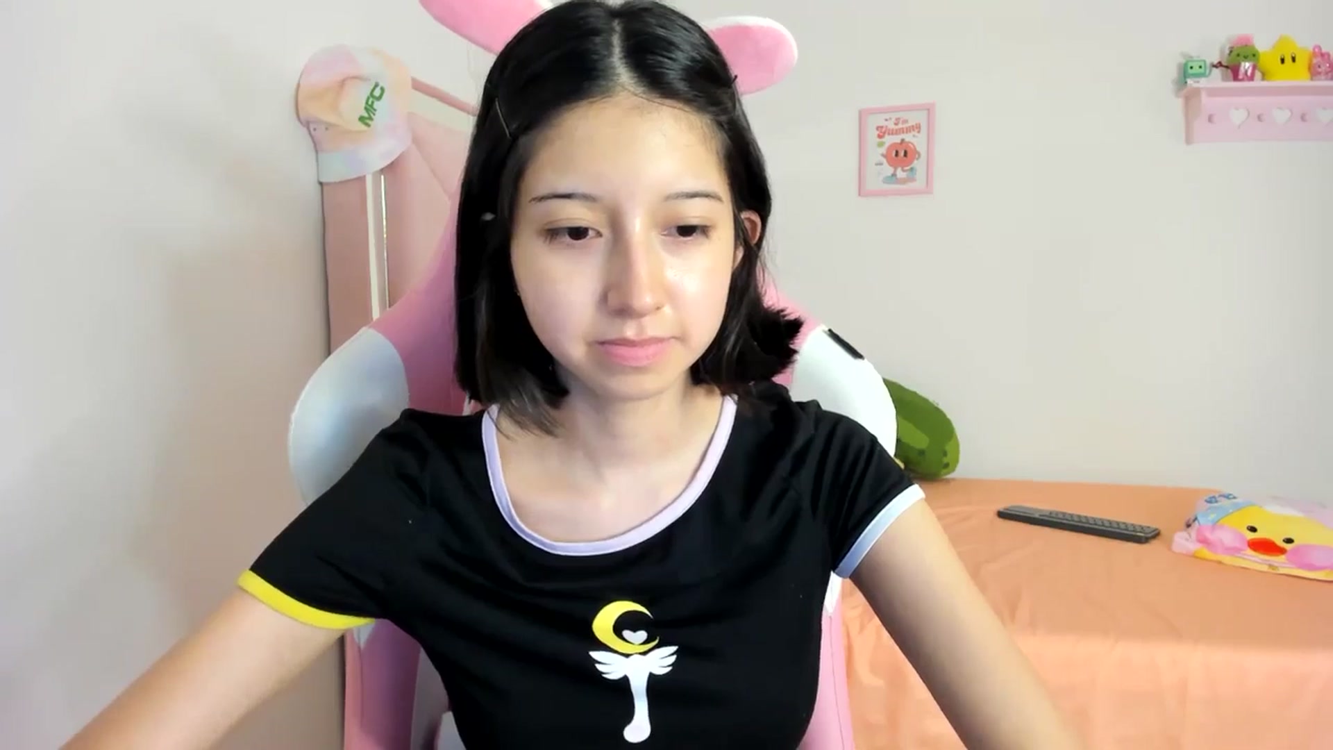 Gallery image thumbnail from Cherrycute666's myfreecams stream on, 08/05/2024, 05:24 image 2 of 20