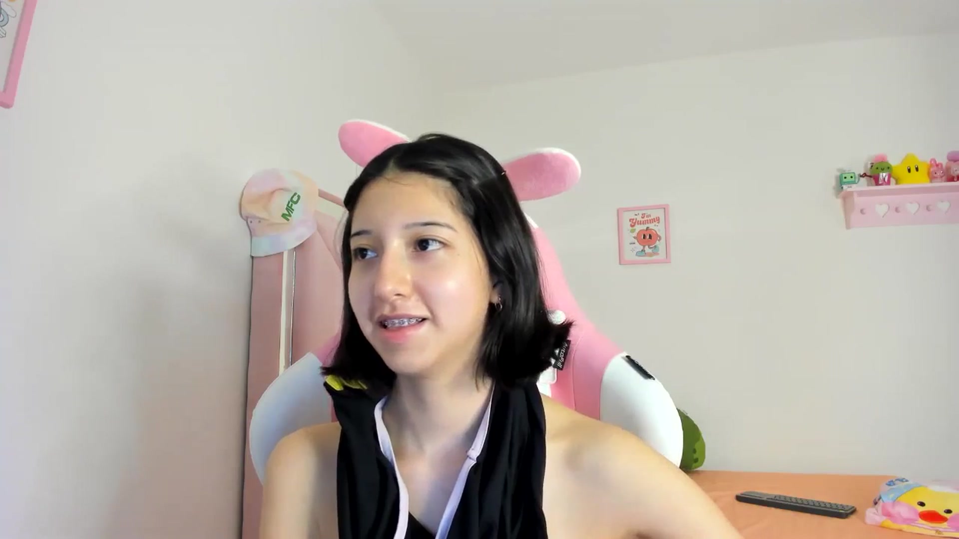 Gallery image thumbnail from Cherrycute666's myfreecams stream on, 08/05/2024, 05:24 image 9 of 20