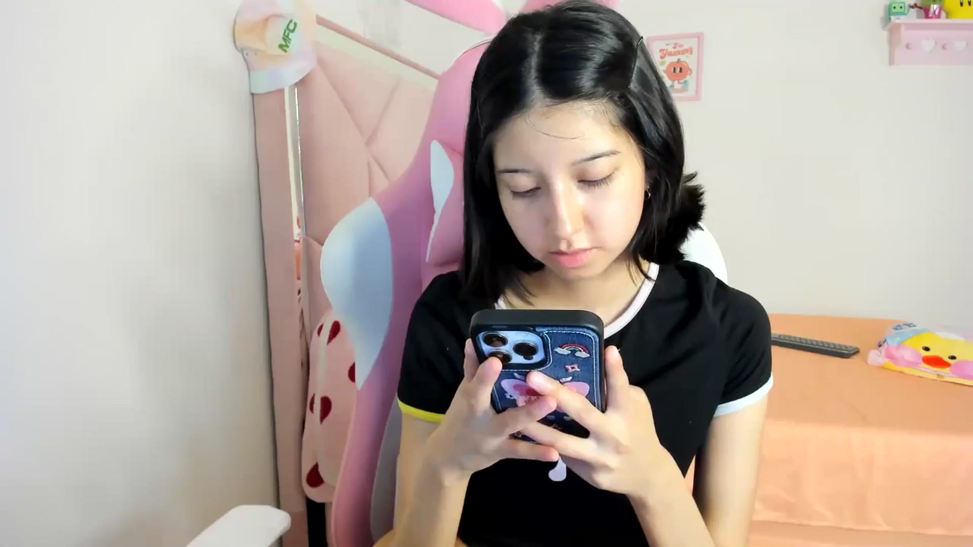 Gallery image thumbnail from Cherrycute666's myfreecams stream on, 08/05/2024, 05:24 image 8 of 20