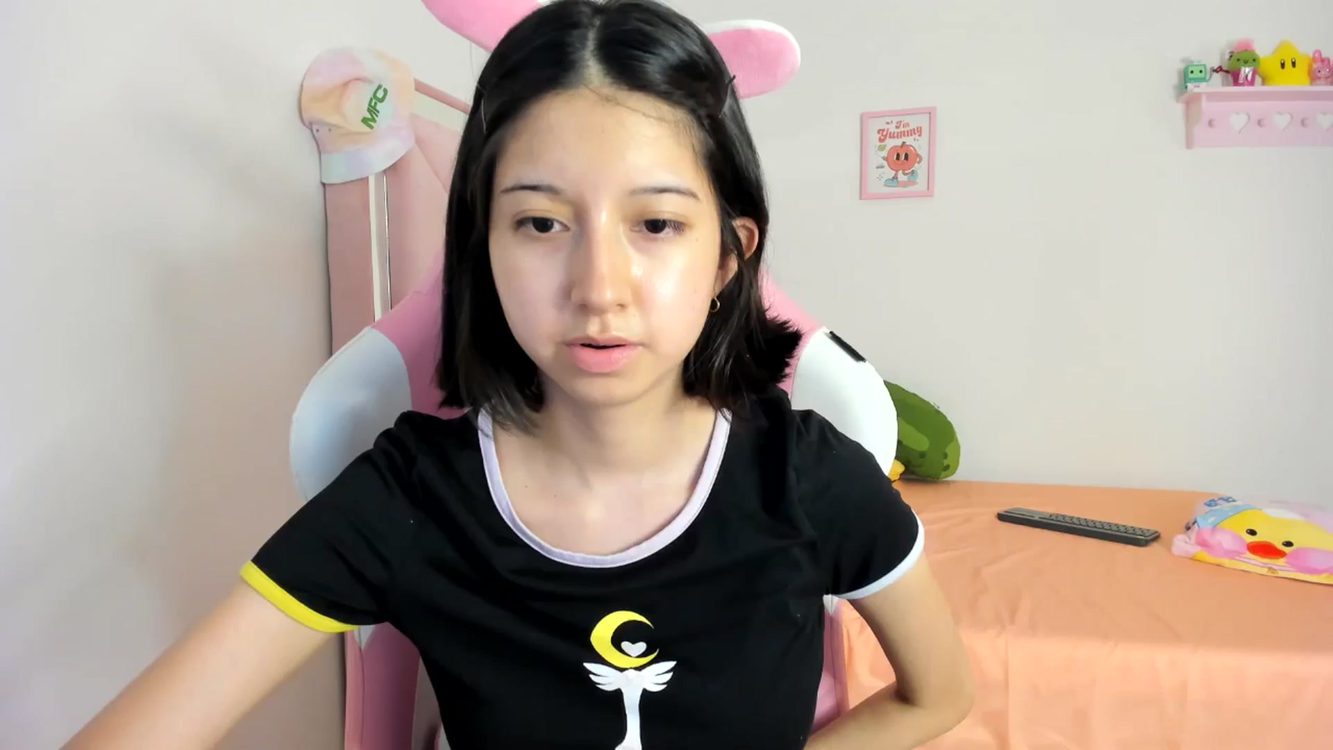 Gallery image thumbnail from Cherrycute666's myfreecams stream on, 08/05/2024, 05:24 image 3 of 20