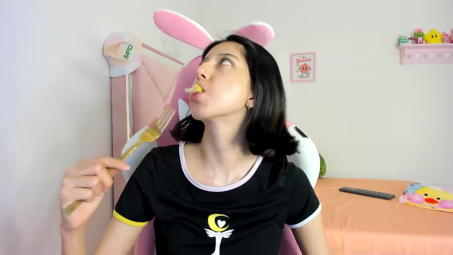 Gallery image thumbnail from Cherrycute666's myfreecams stream on, 08/05/2024, 06:10 image 13 of 20