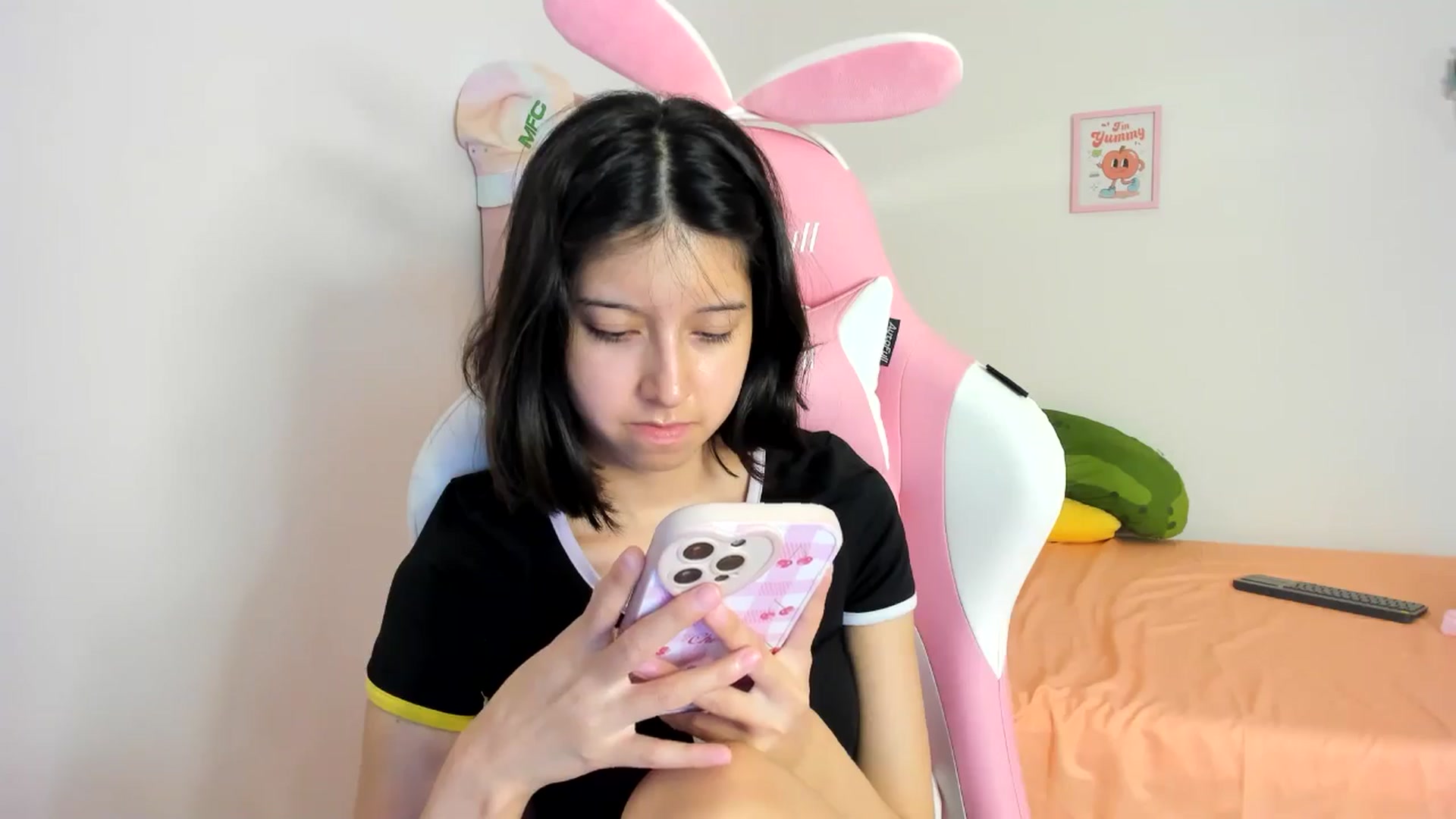 Gallery image thumbnail from Cherrycute666's myfreecams stream on, 08/05/2024, 07:48 image 10 of 20