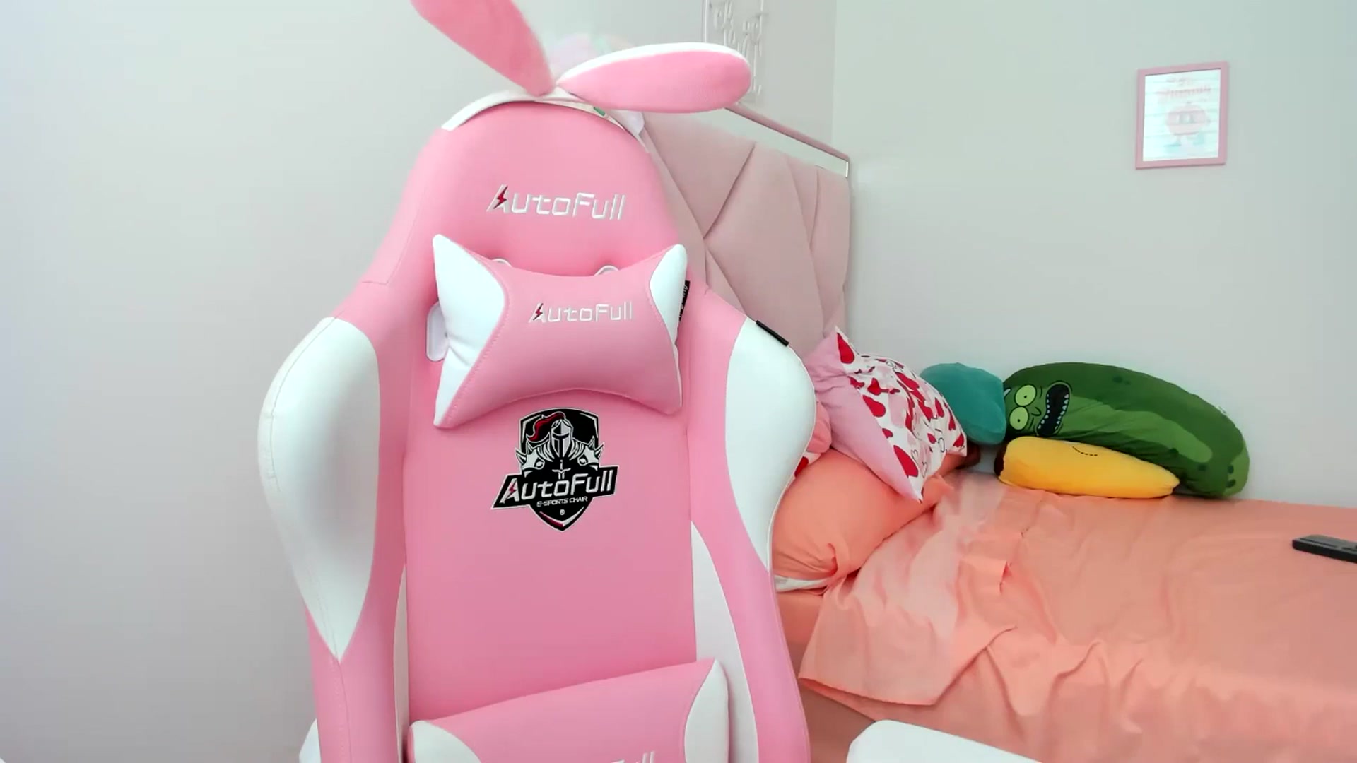 Gallery image thumbnail from Cherrycute666's myfreecams stream on, 08/05/2024, 18:12 image 13 of 20