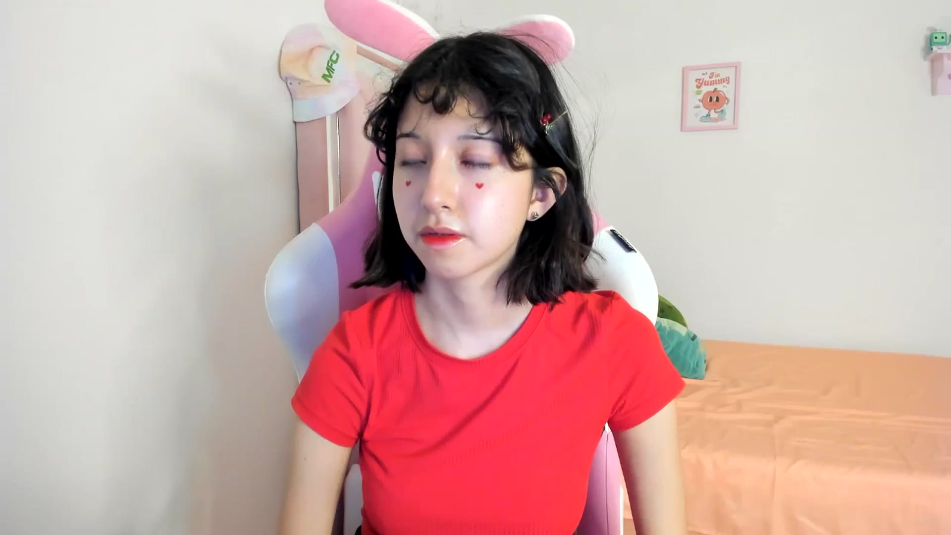 Gallery image thumbnail from Cherrycute666's myfreecams stream on, 08/06/2024, 07:27 image 17 of 20