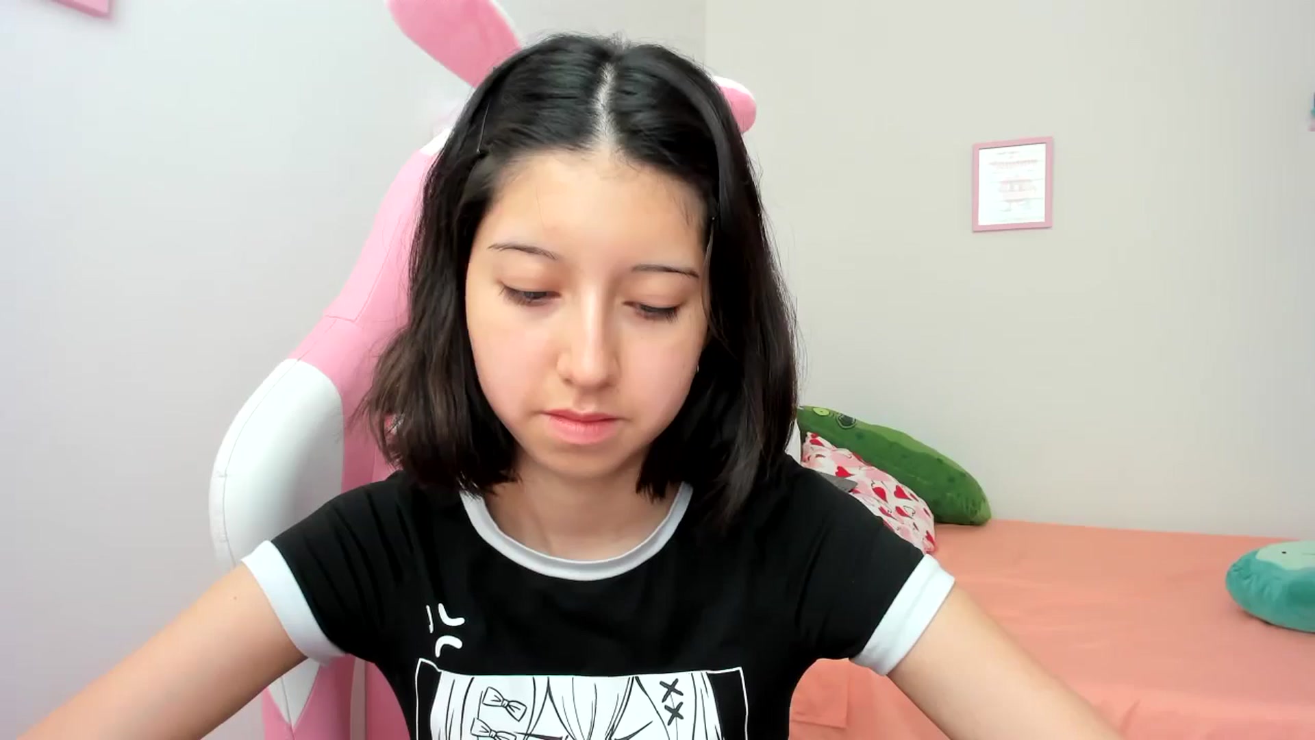Gallery image thumbnail from Cherrycute666's myfreecams stream on, 08/06/2024, 21:20 image 4 of 20