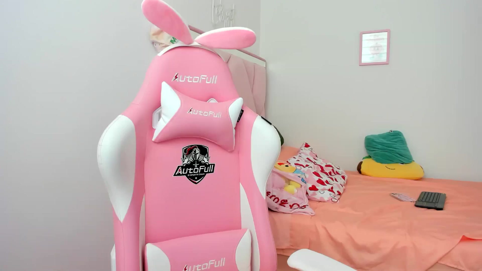 Gallery image thumbnail from Cherrycute666's myfreecams stream on, 08/06/2024, 22:36 image 11 of 20