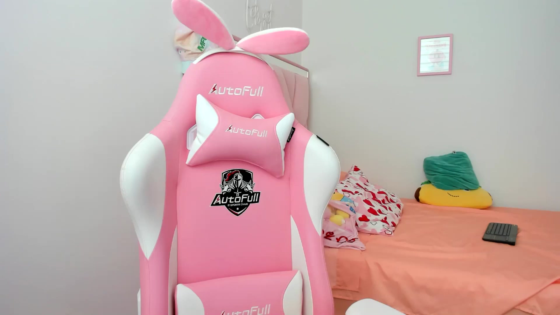 Gallery image thumbnail from Cherrycute666's myfreecams stream on, 08/06/2024, 22:36 image 16 of 20