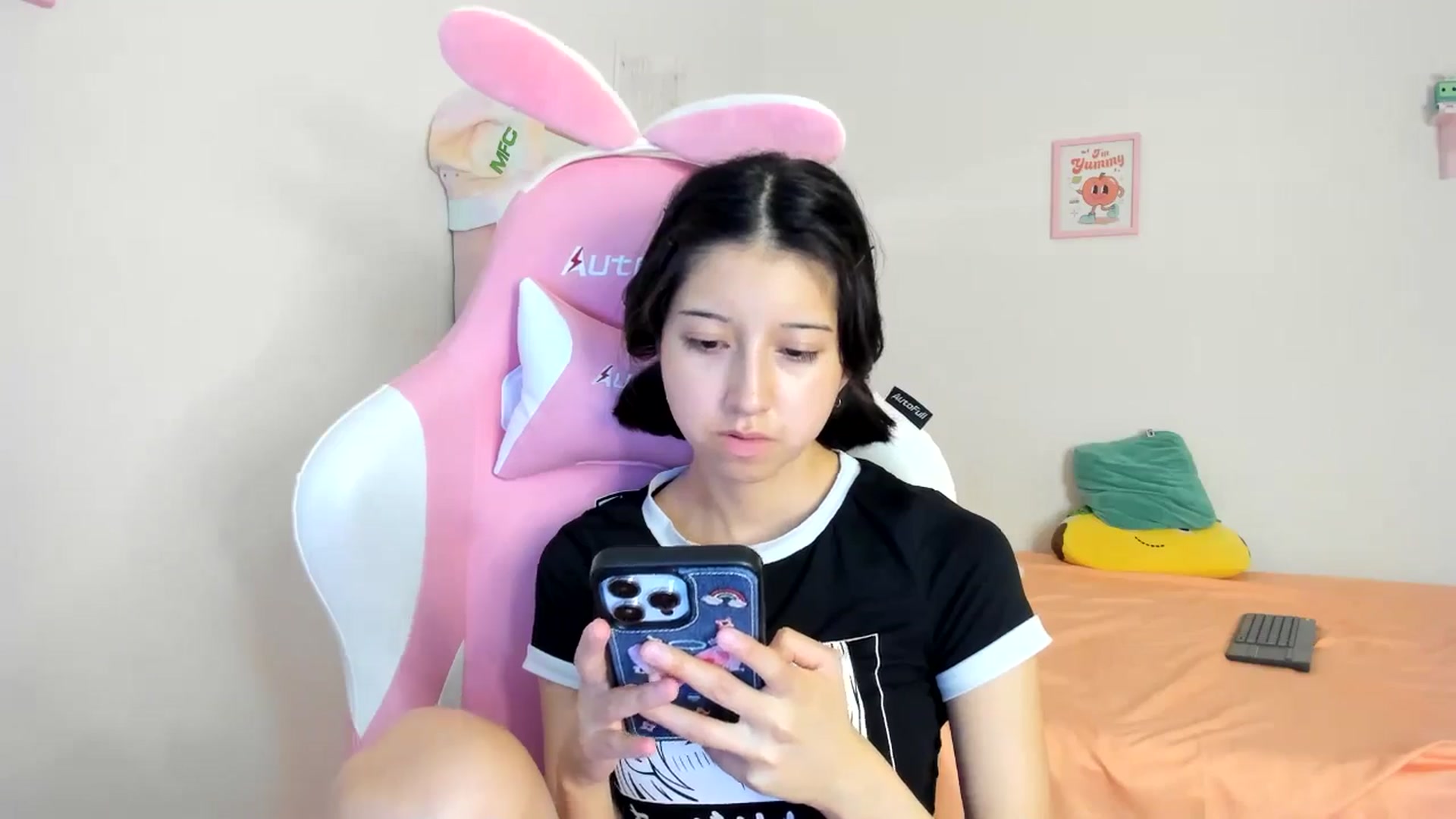 Gallery image thumbnail from Cherrycute666's myfreecams stream on, 08/07/2024, 02:08 image 17 of 20
