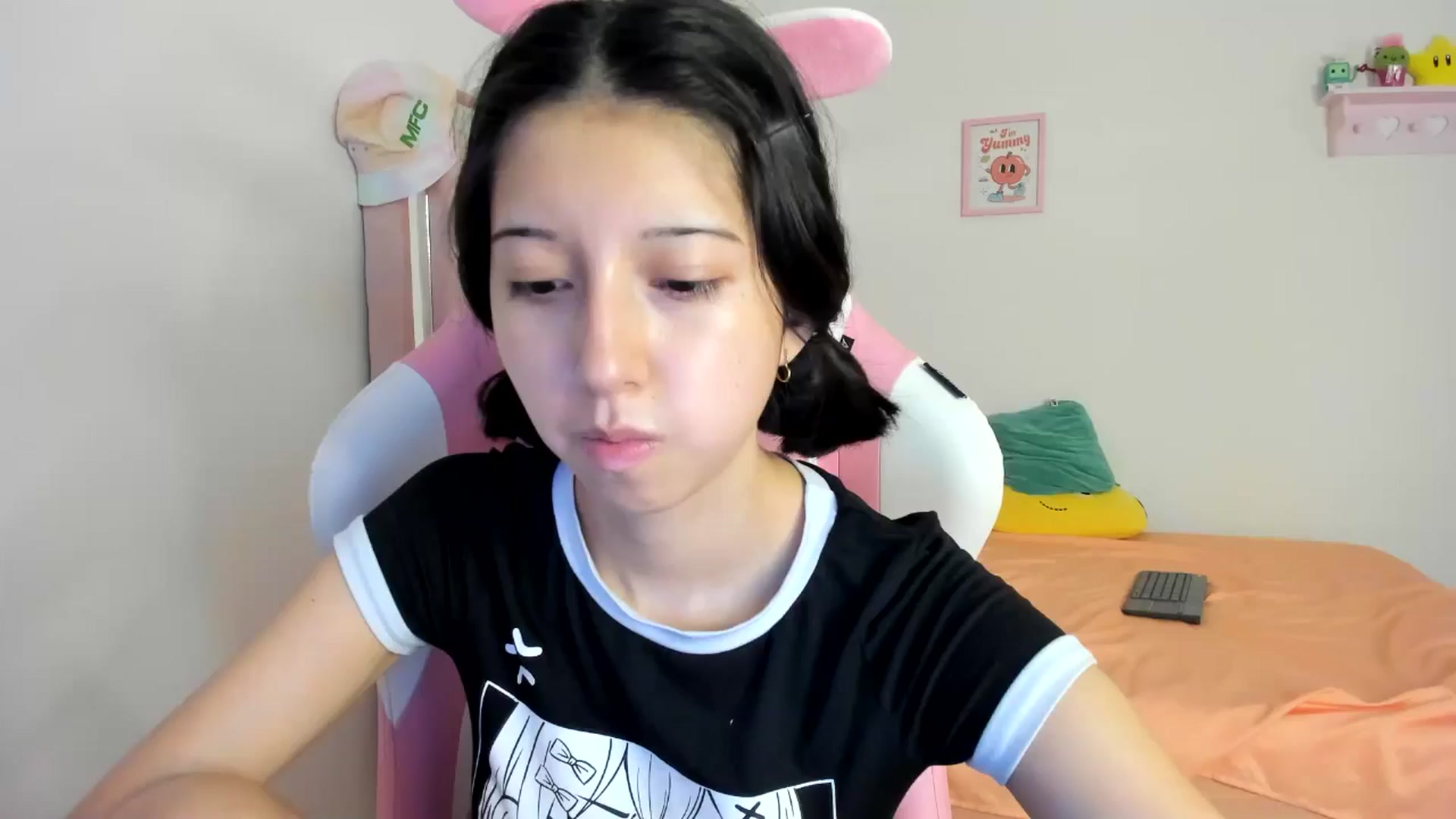 Gallery image thumbnail from Cherrycute666's myfreecams stream on, 08/07/2024, 02:08 image 1 of 20