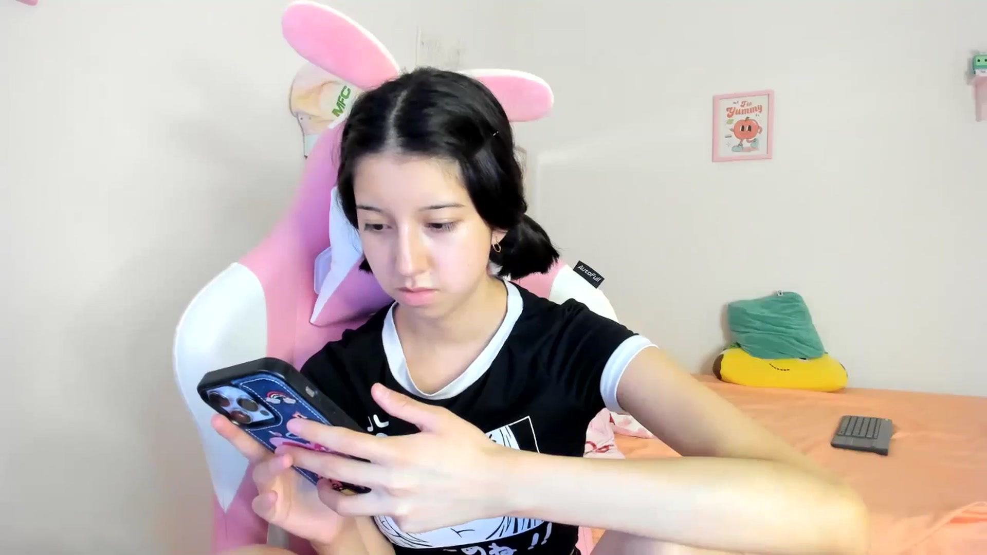 Gallery image thumbnail from Cherrycute666's myfreecams stream on, 08/07/2024, 02:08 image 12 of 20