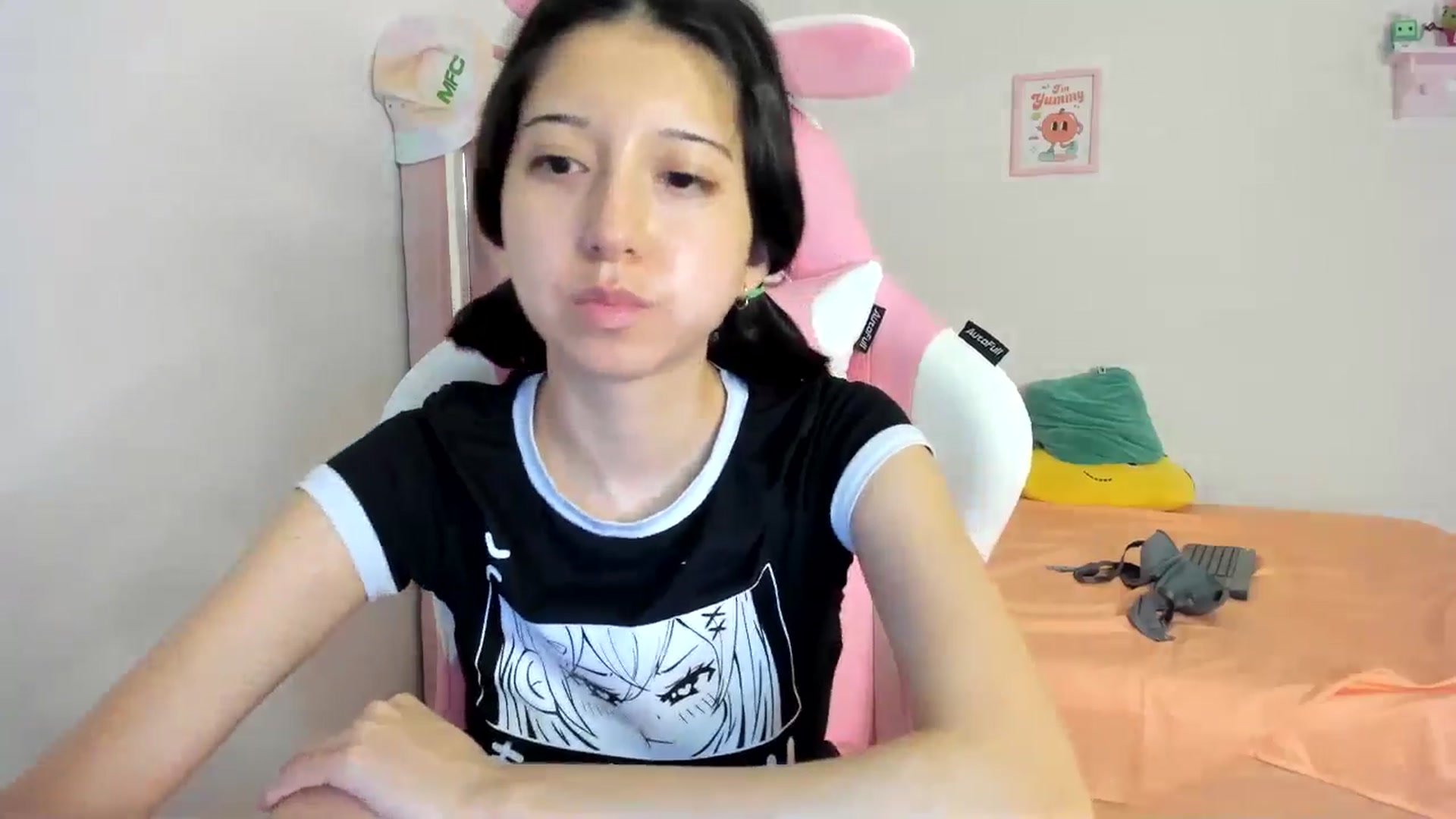 Gallery image thumbnail from Cherrycute666's myfreecams stream on, 08/07/2024, 02:08 image 6 of 20