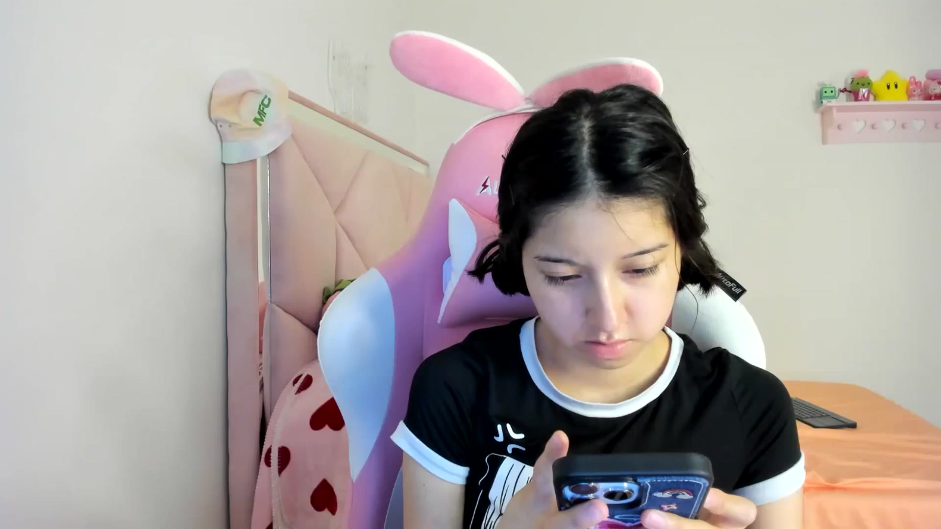 Gallery image thumbnail from Cherrycute666's myfreecams stream on, 08/07/2024, 04:23 image 9 of 20