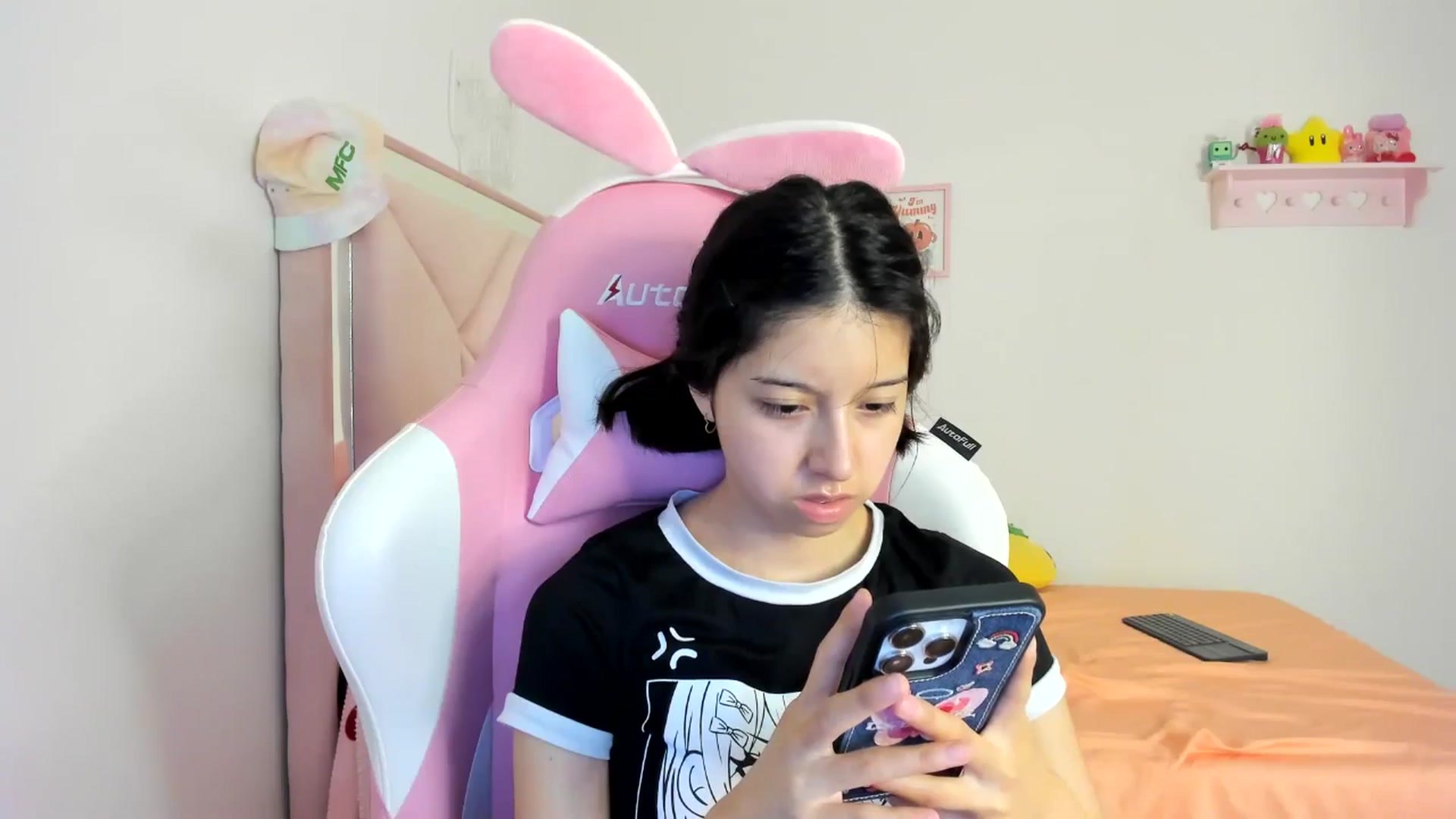 Gallery image thumbnail from Cherrycute666's myfreecams stream on, 08/07/2024, 04:23 image 6 of 20