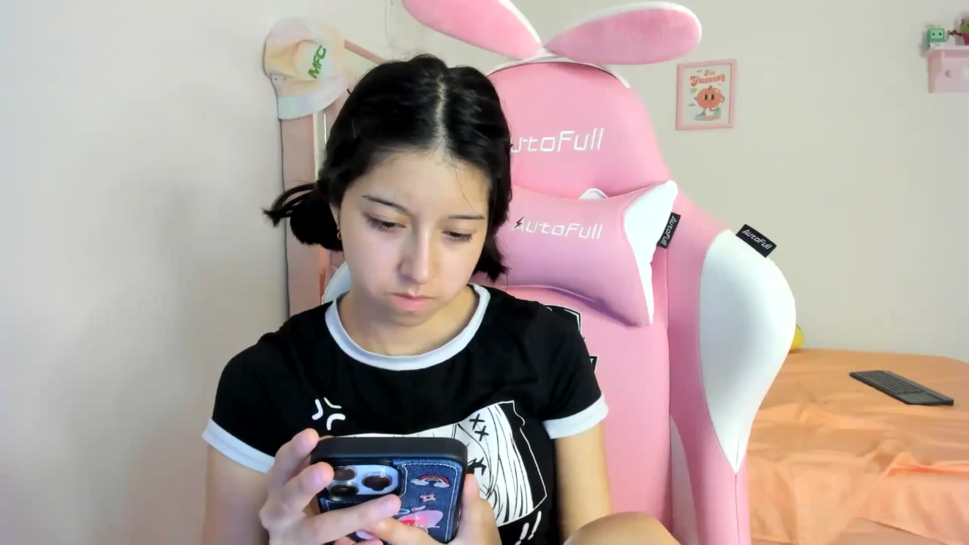 Gallery image thumbnail from Cherrycute666's myfreecams stream on, 08/07/2024, 04:23 image 12 of 20
