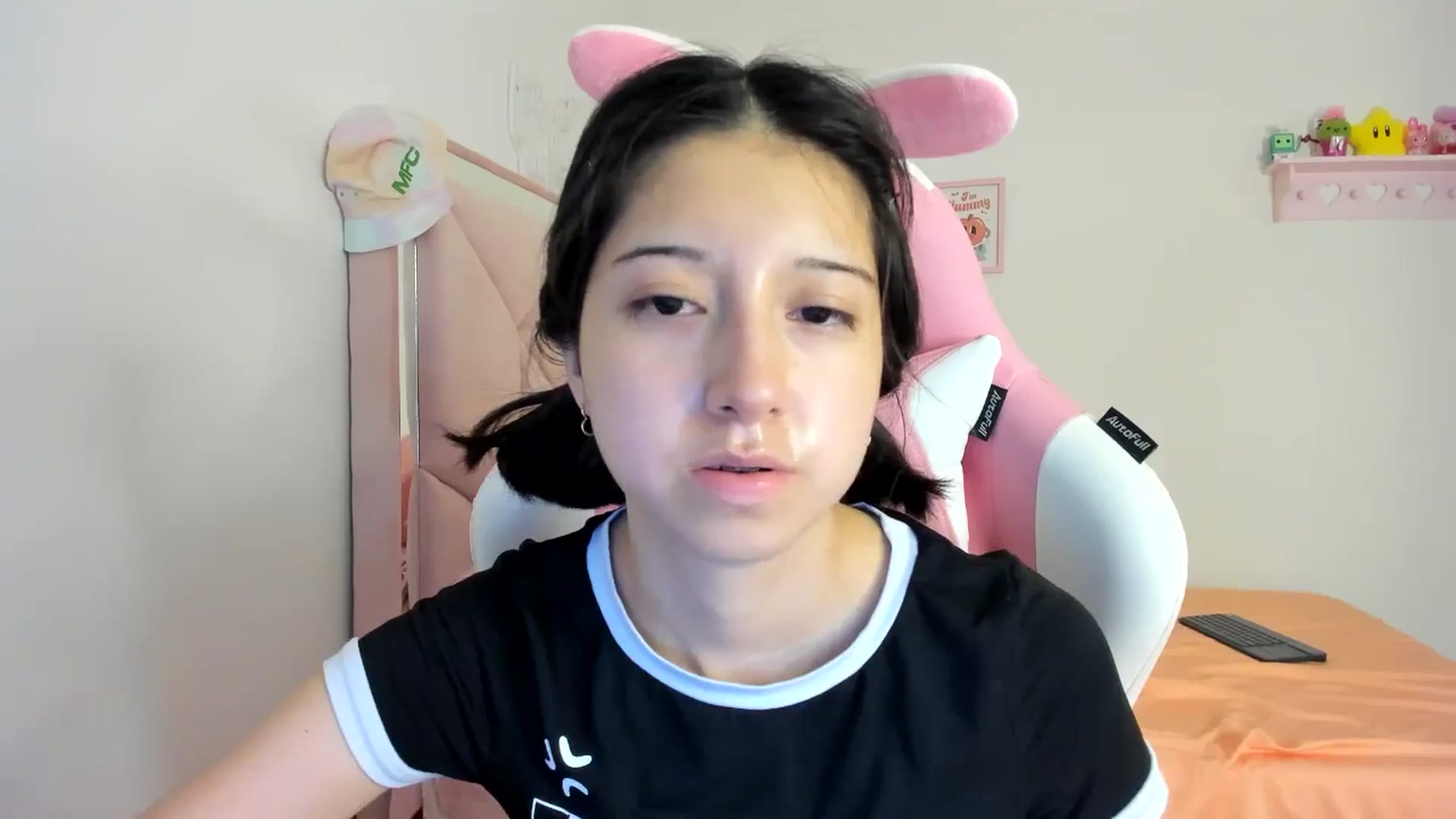Gallery image thumbnail from Cherrycute666's myfreecams stream on, 08/07/2024, 04:23 image 11 of 20