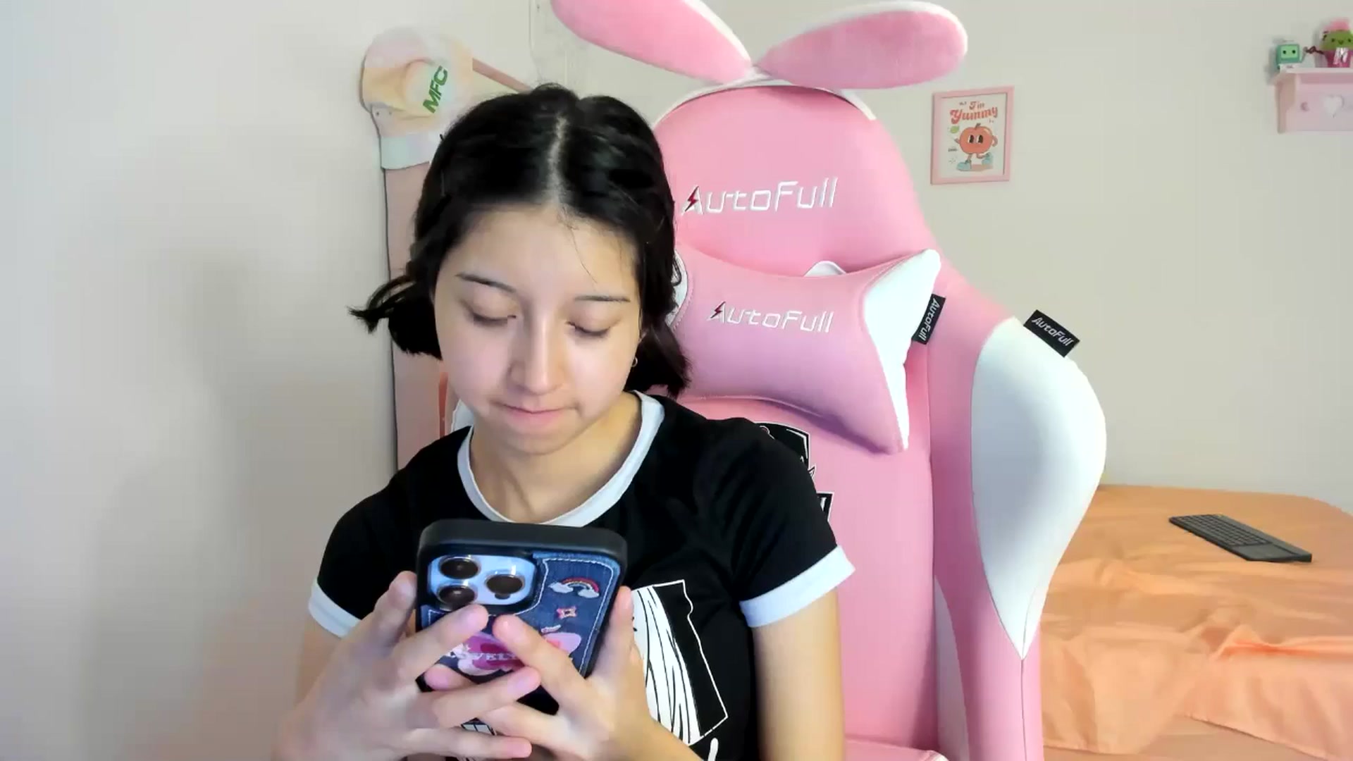 Gallery image thumbnail from Cherrycute666's myfreecams stream on, 08/07/2024, 04:23 image 18 of 20