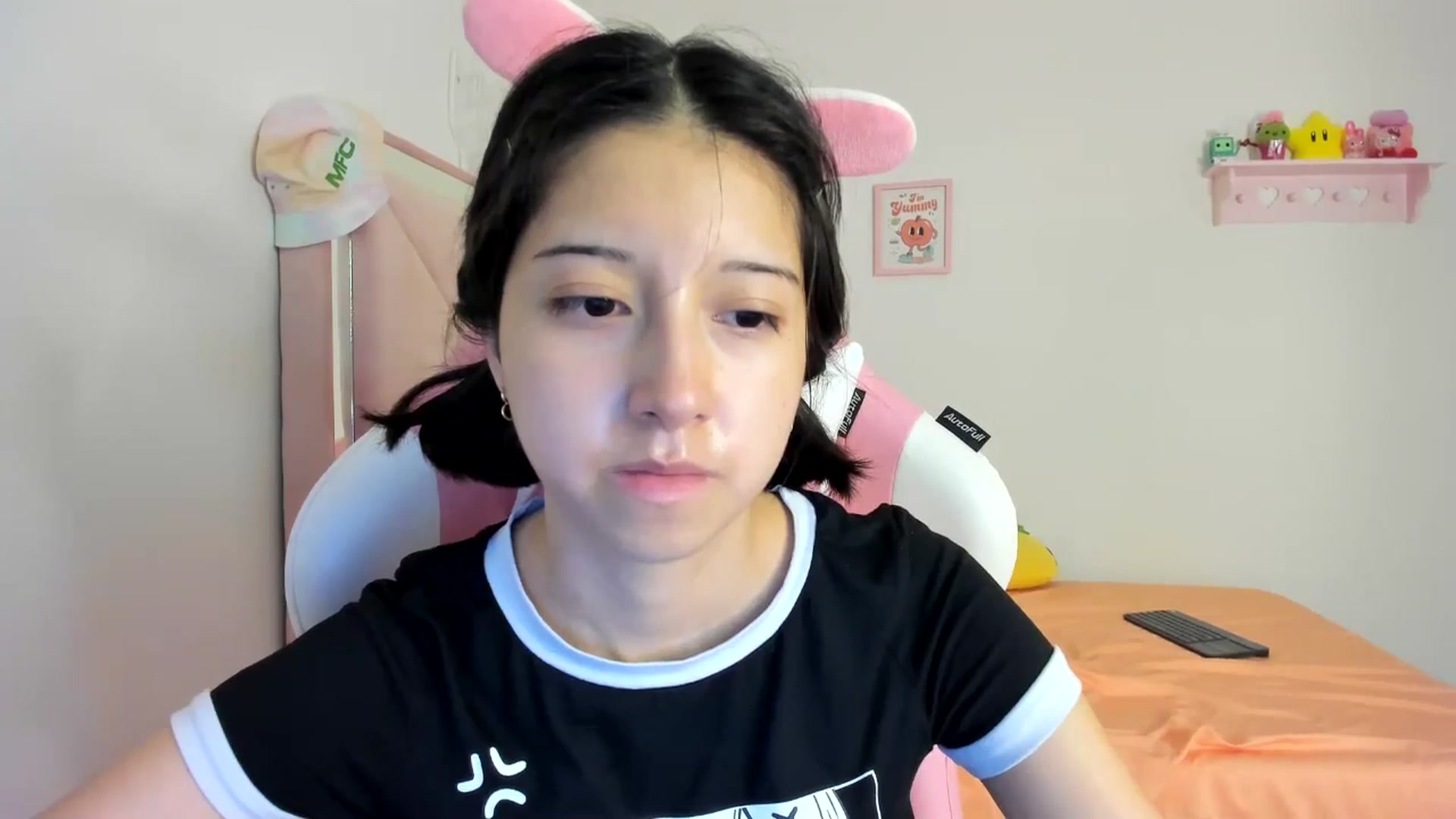 Gallery image thumbnail from Cherrycute666's myfreecams stream on, 08/07/2024, 04:23 image 4 of 20