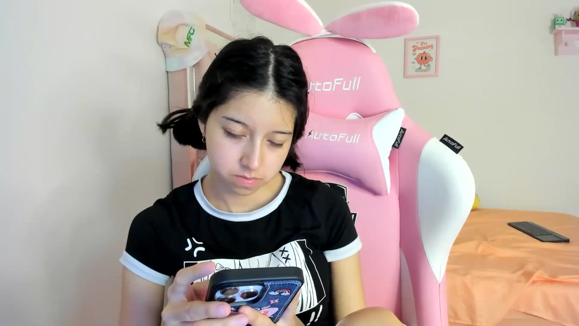 Gallery image thumbnail from Cherrycute666's myfreecams stream on, 08/07/2024, 04:23 image 16 of 20
