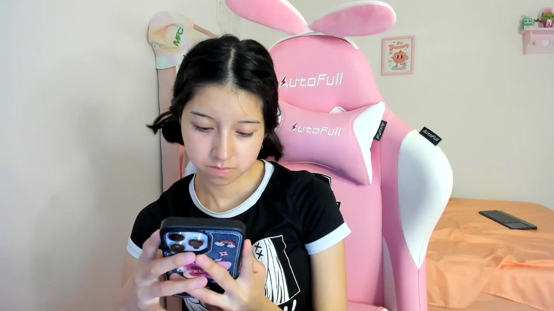 Gallery image thumbnail from Cherrycute666's myfreecams stream on, 08/07/2024, 04:23 image 19 of 20