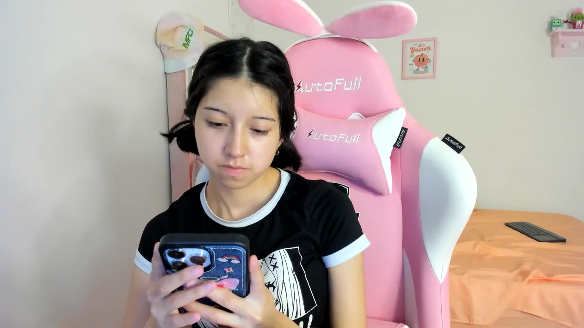 Gallery image thumbnail from Cherrycute666's myfreecams stream on, 08/07/2024, 04:23 image 20 of 20