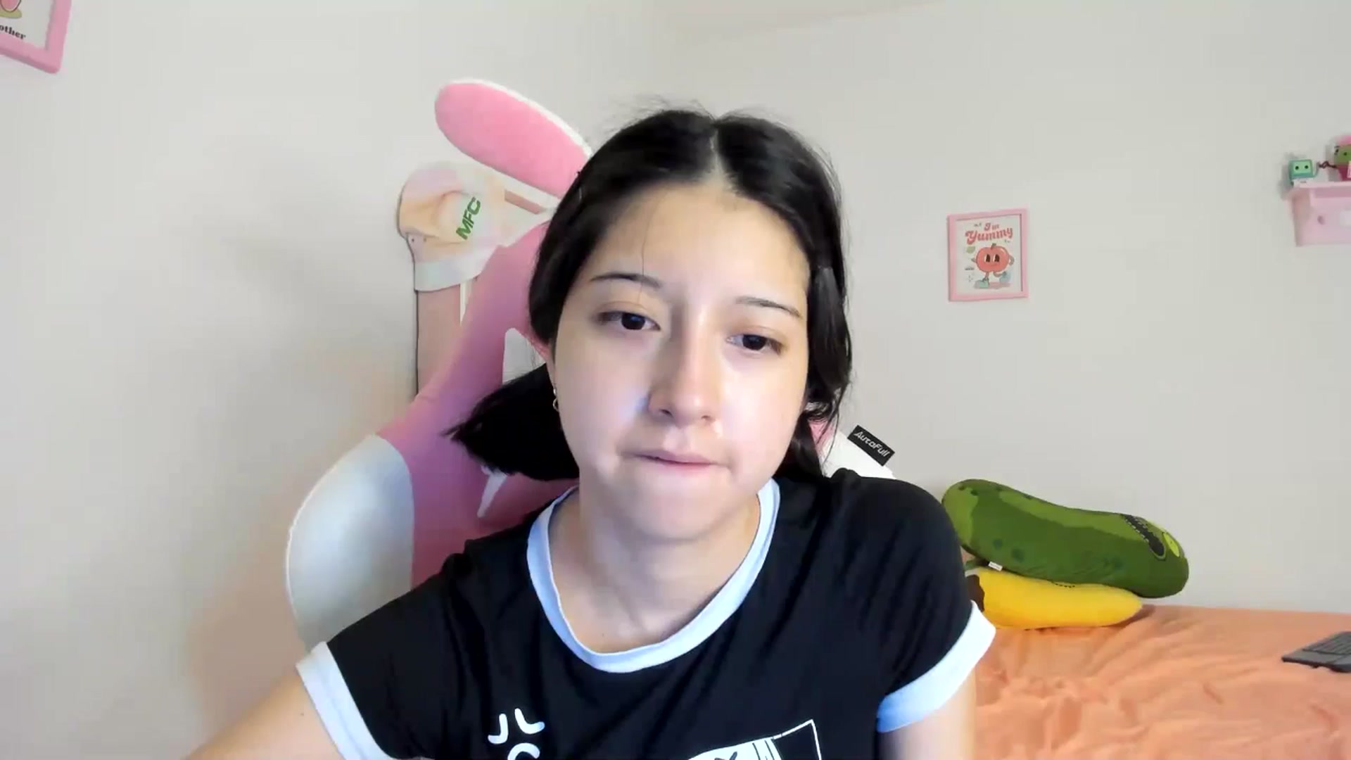 Gallery image thumbnail from Cherrycute666's myfreecams stream on, 08/07/2024, 07:33 image 4 of 20